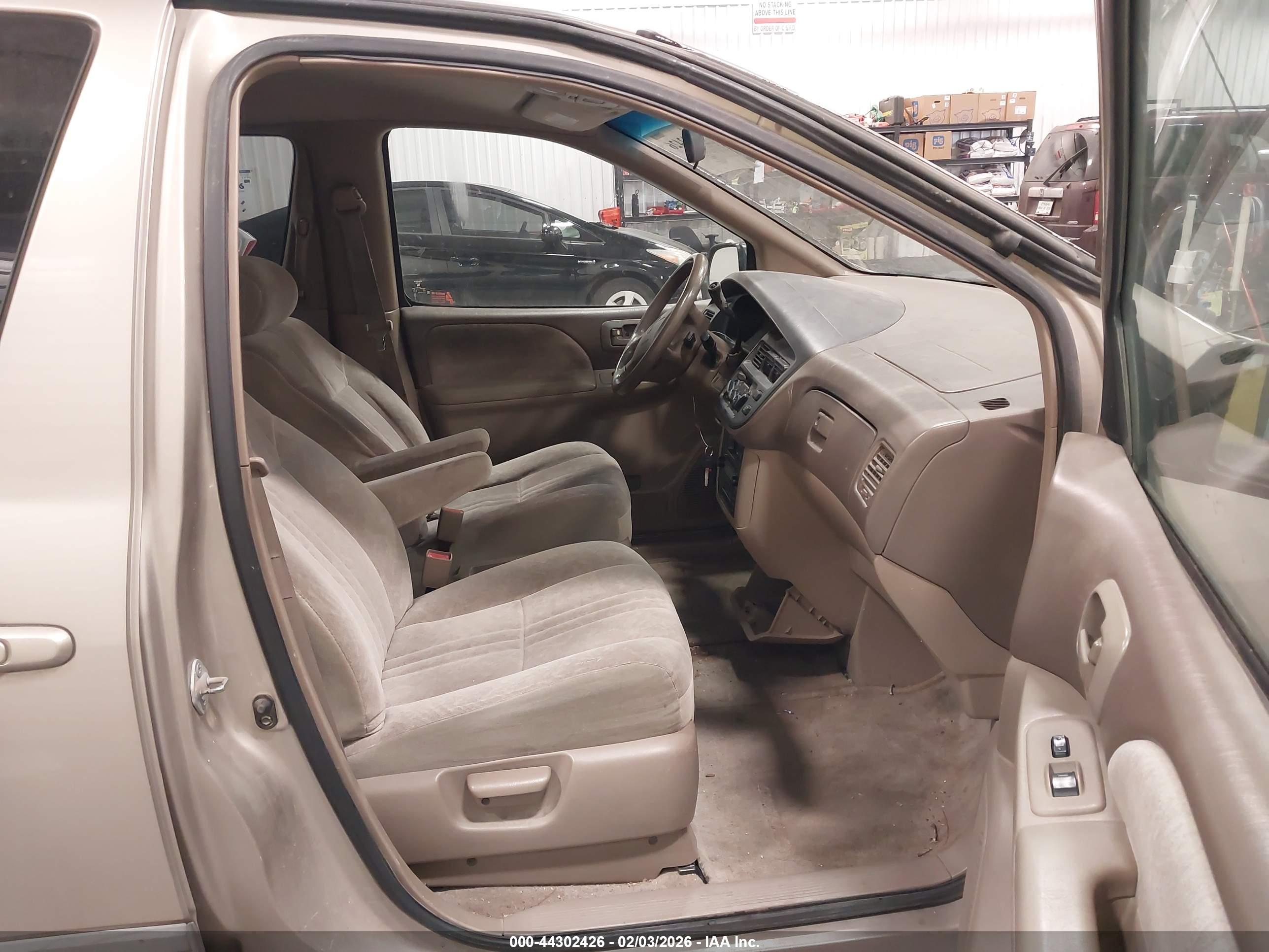 TOYOTA SIENNA image 5