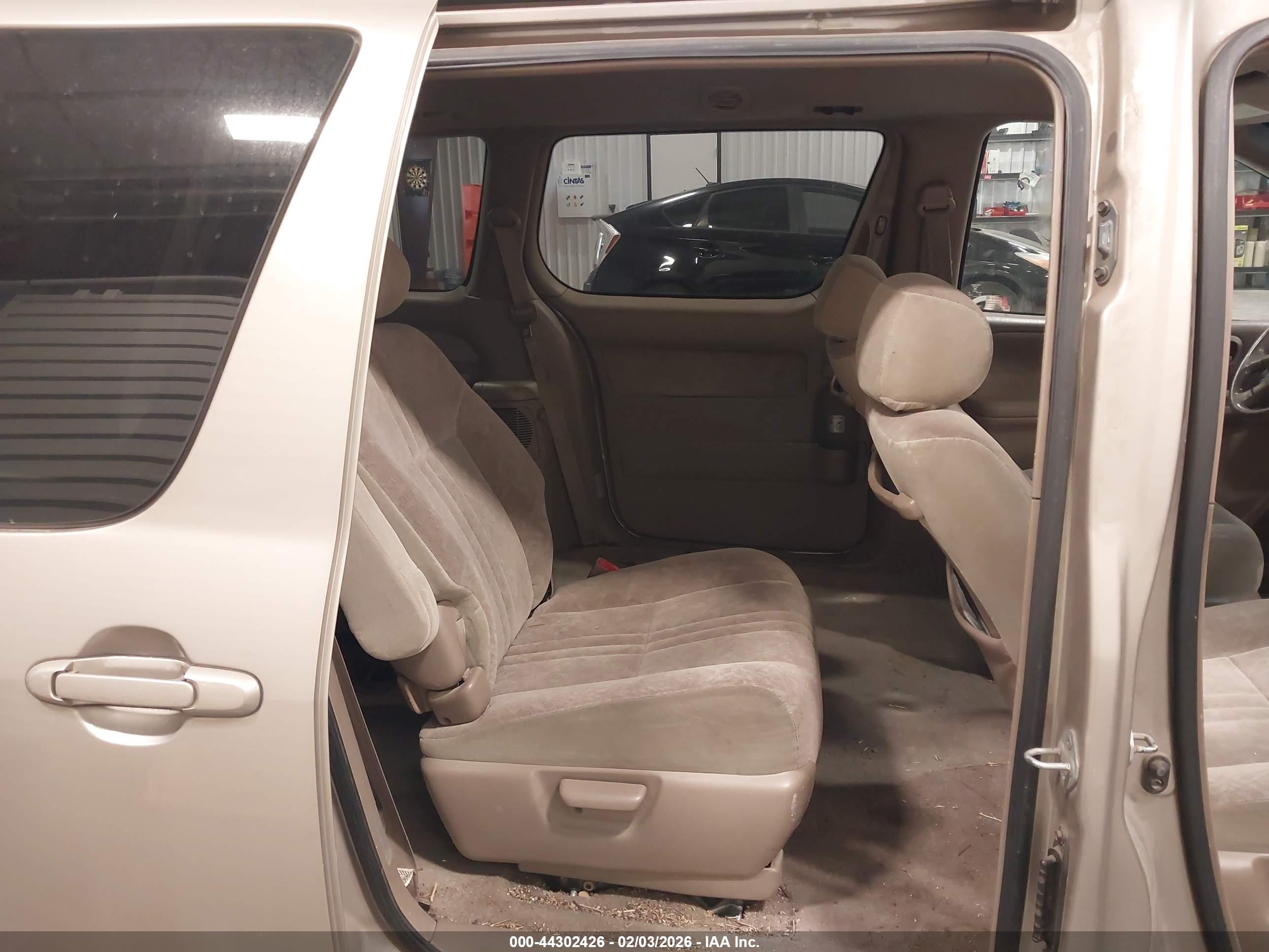 TOYOTA SIENNA image 8