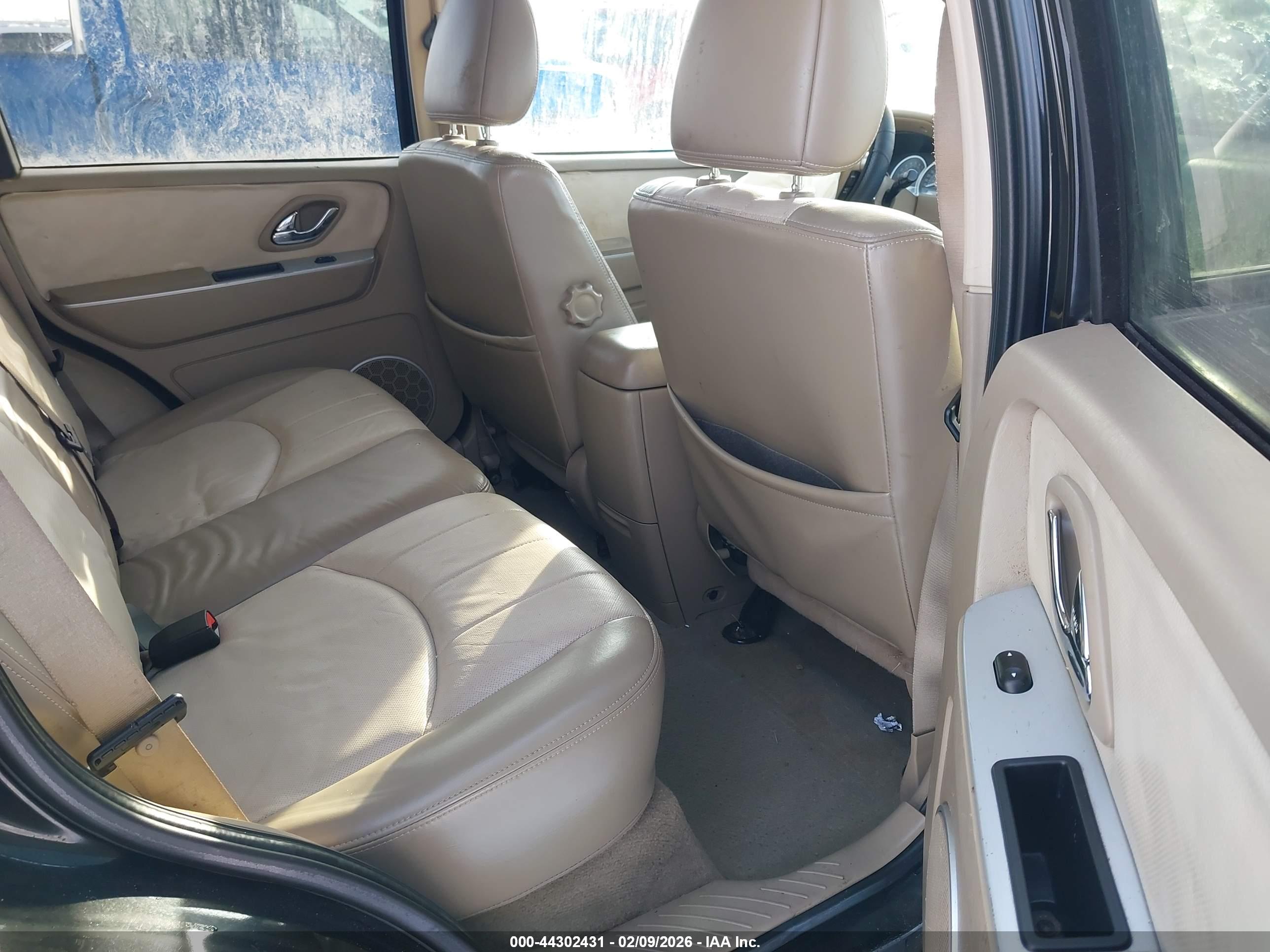 MERCURY MARINER image 8