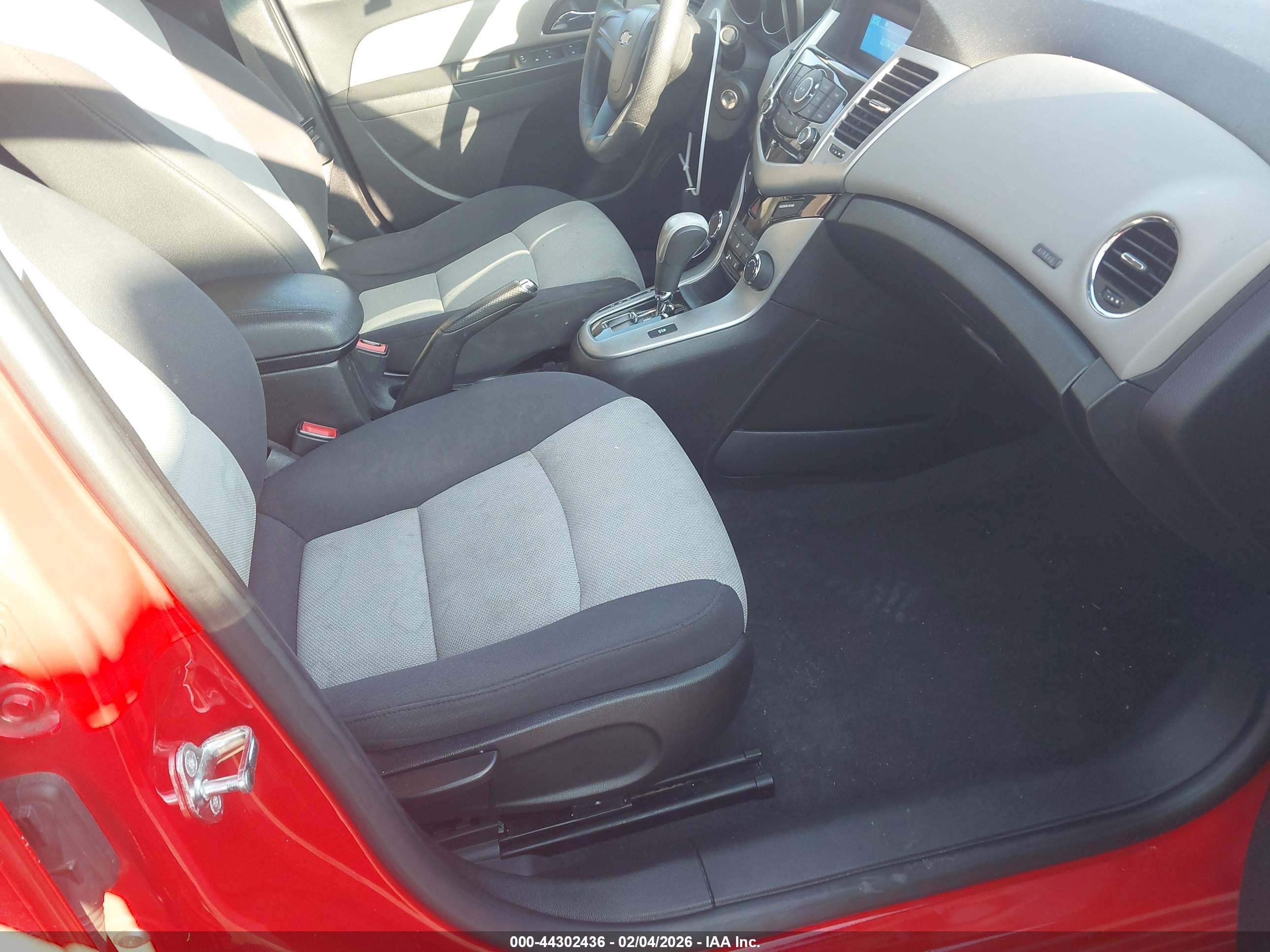 CHEVROLET CRUZE image 5