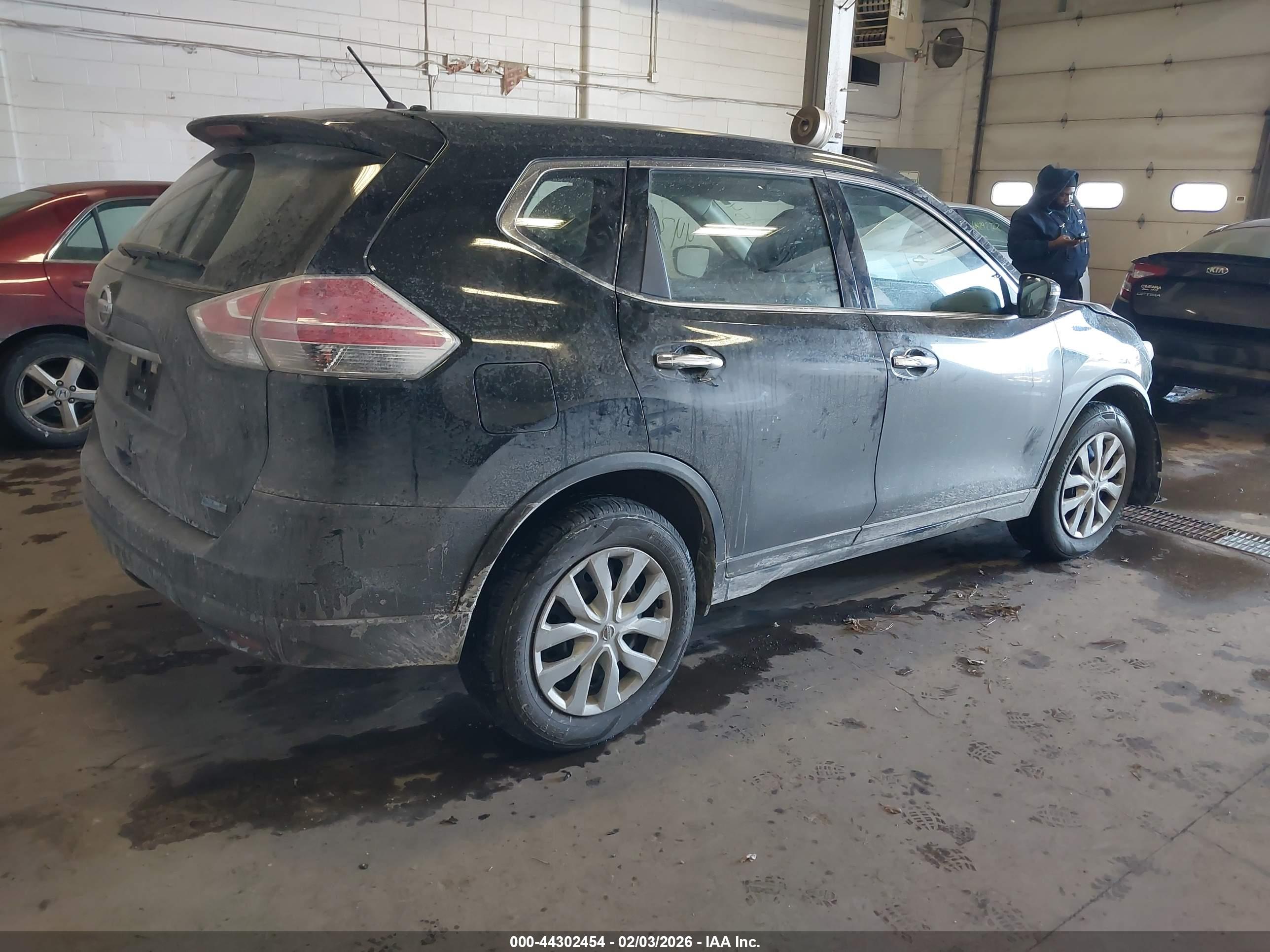 NISSAN ROGUE image 4