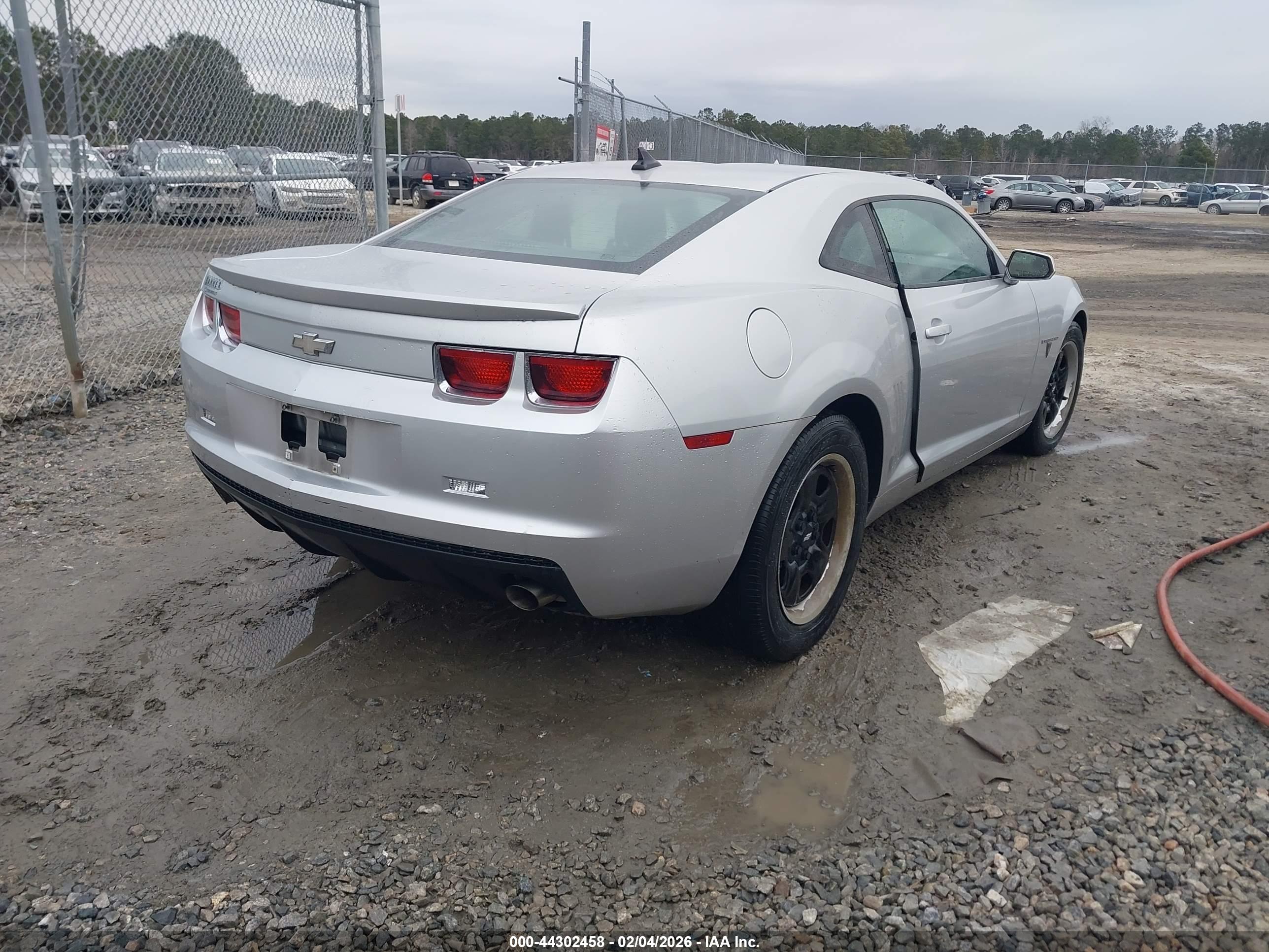 CHEVROLET CAMARO image 4