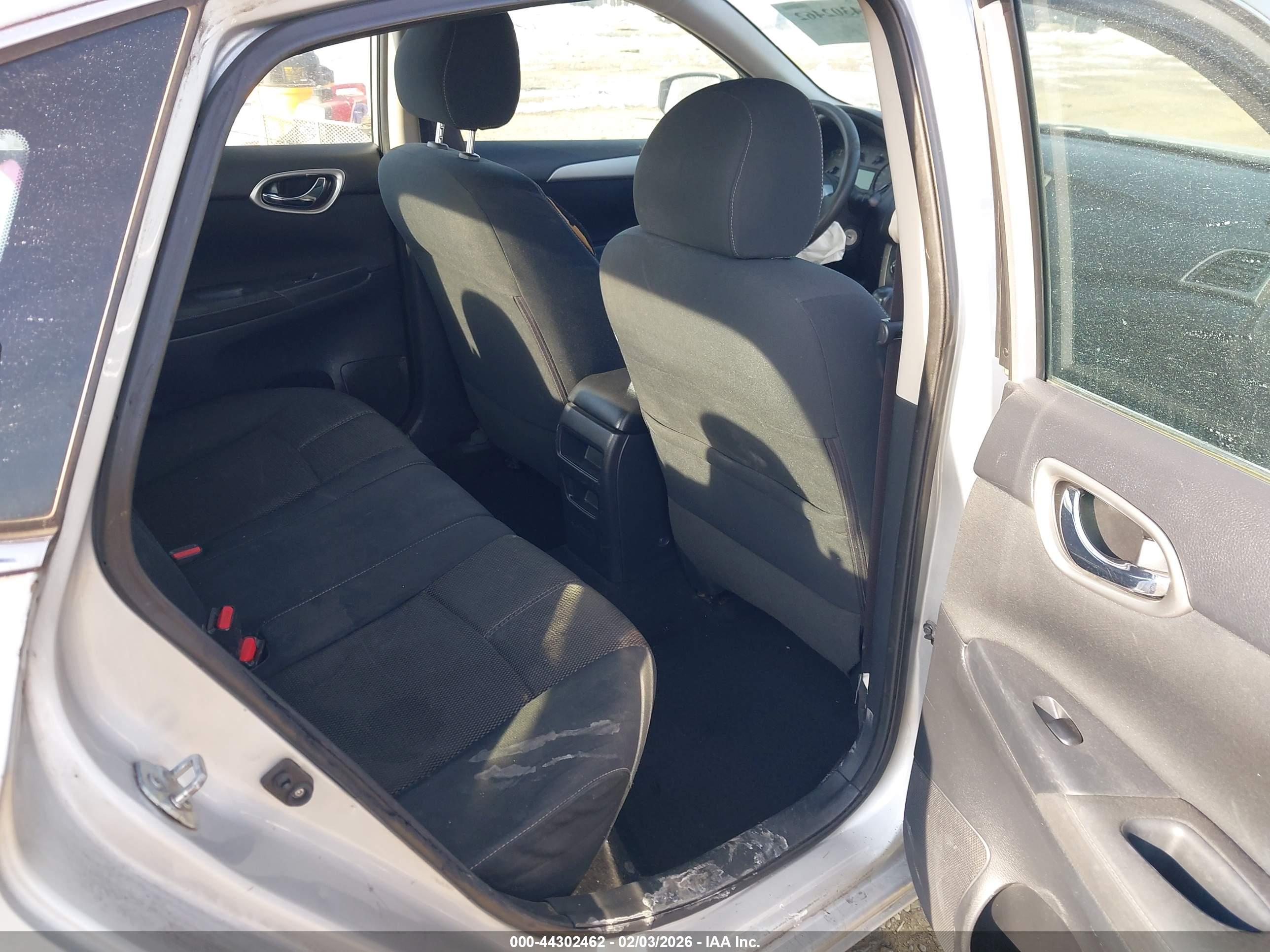 NISSAN SENTRA image 8