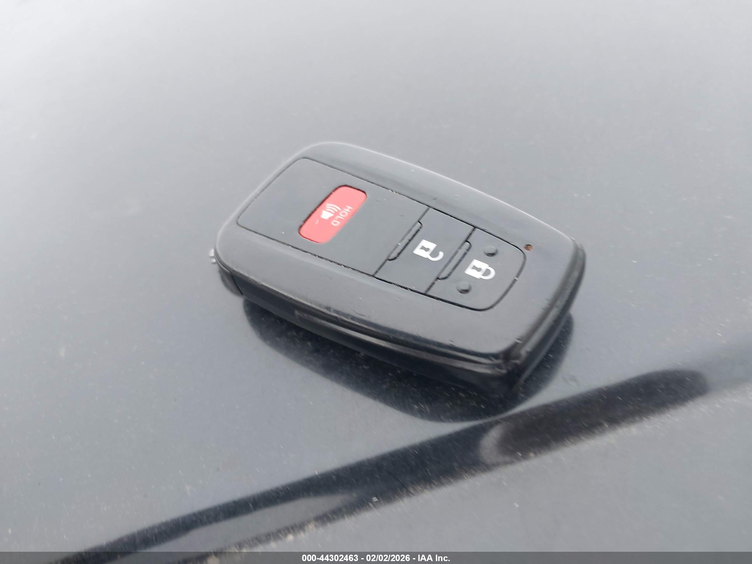 TOYOTA PRIUS image 11