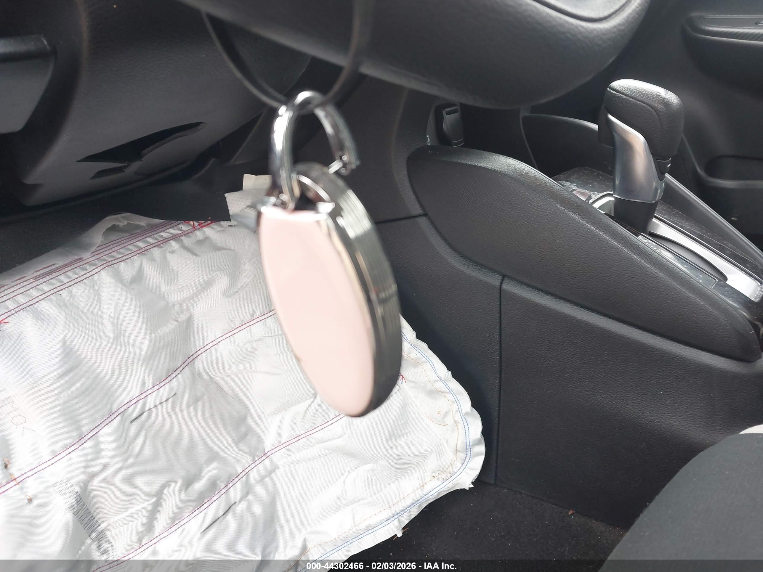 NISSAN VERSA image 11