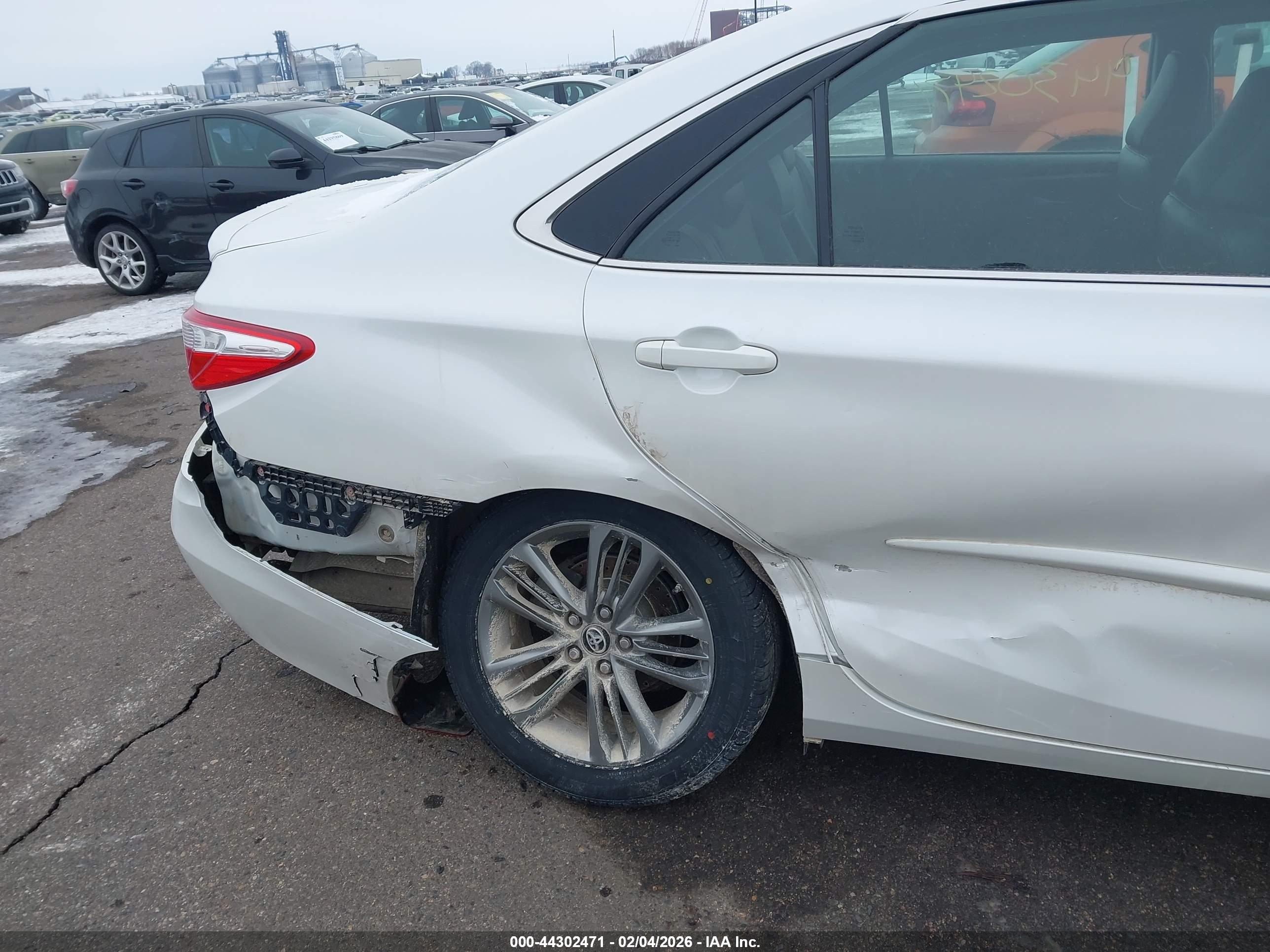 TOYOTA CAMRY image 6