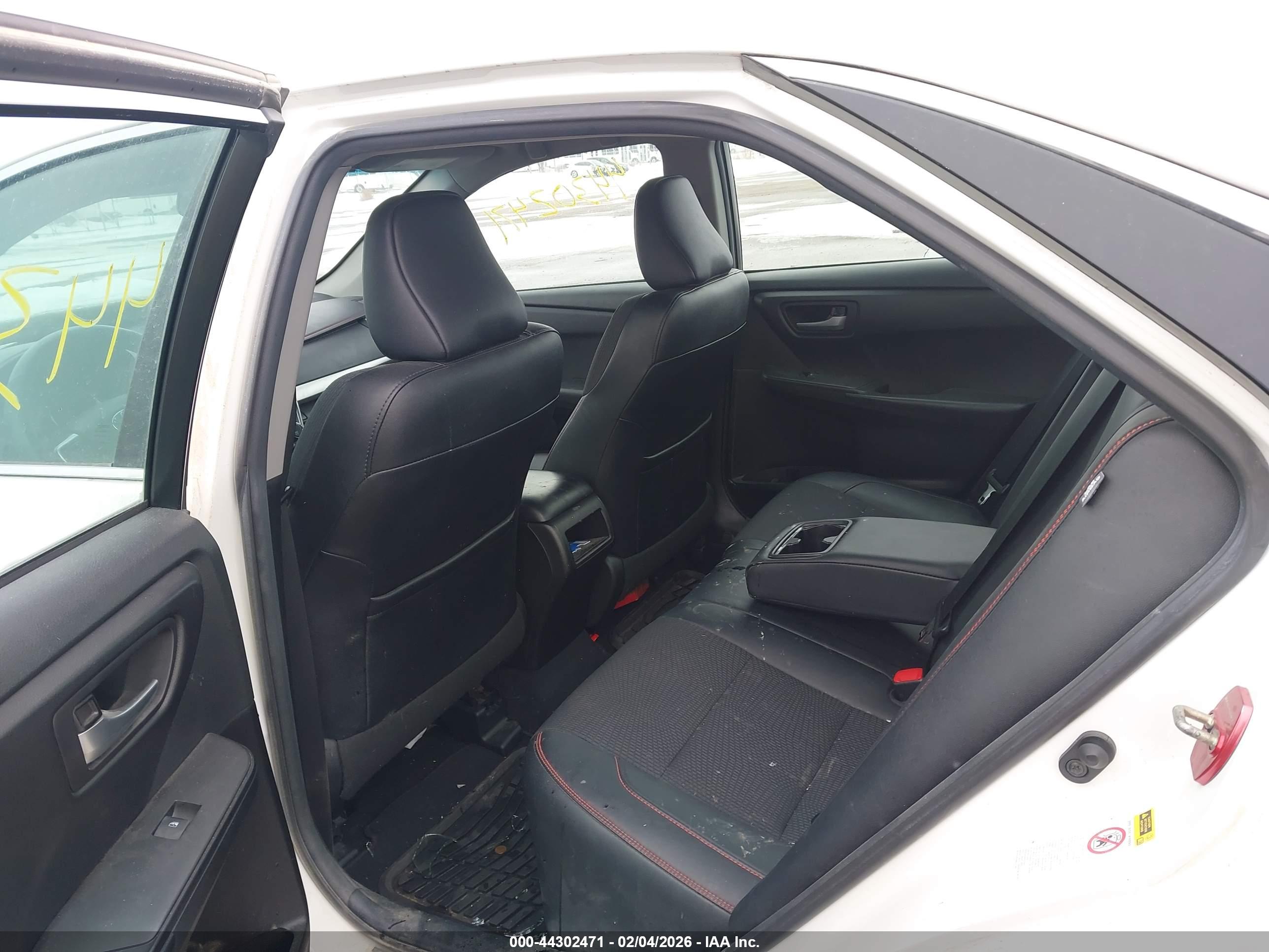 TOYOTA CAMRY image 8
