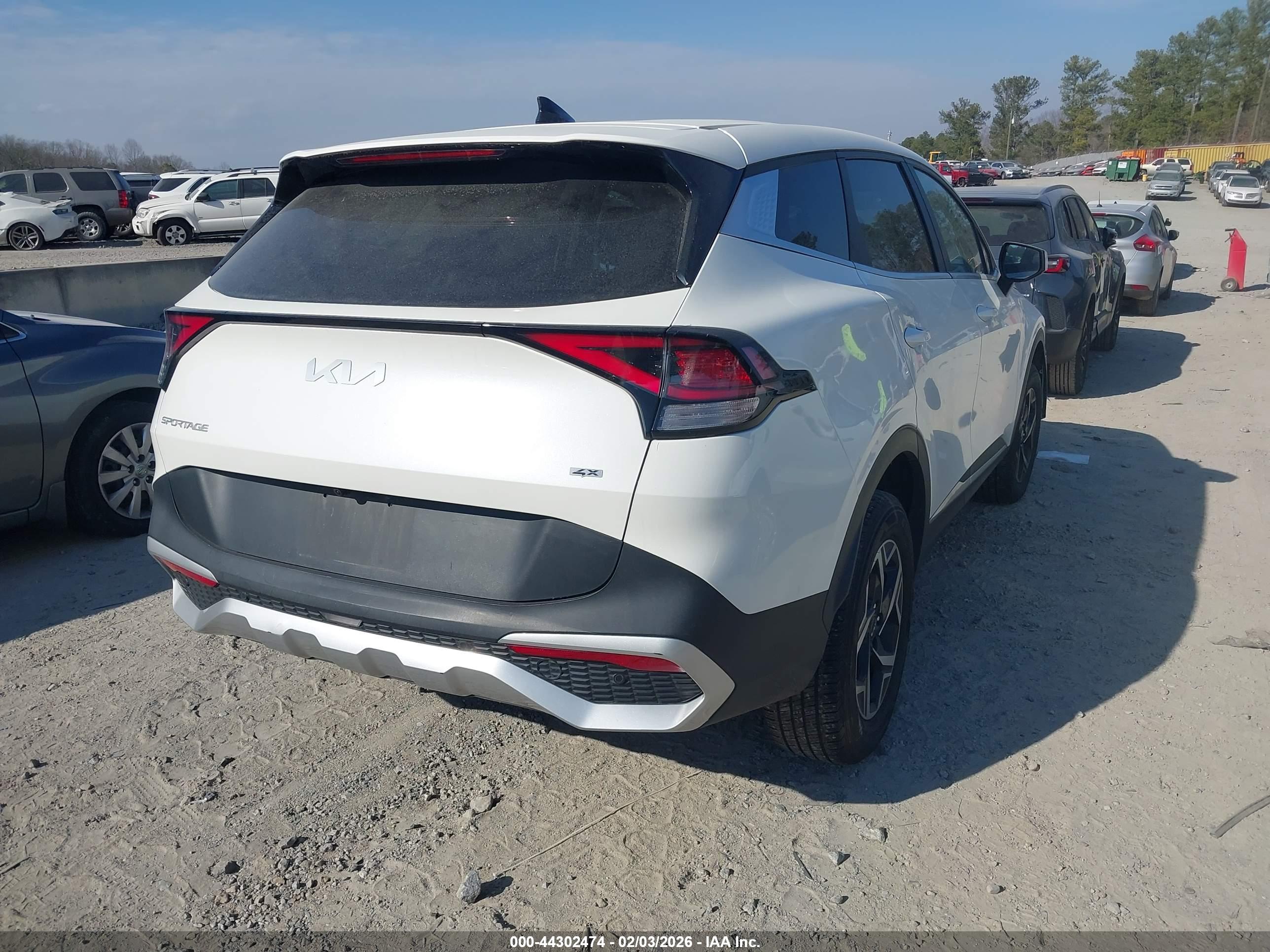 KIA SPORTAGE image 4