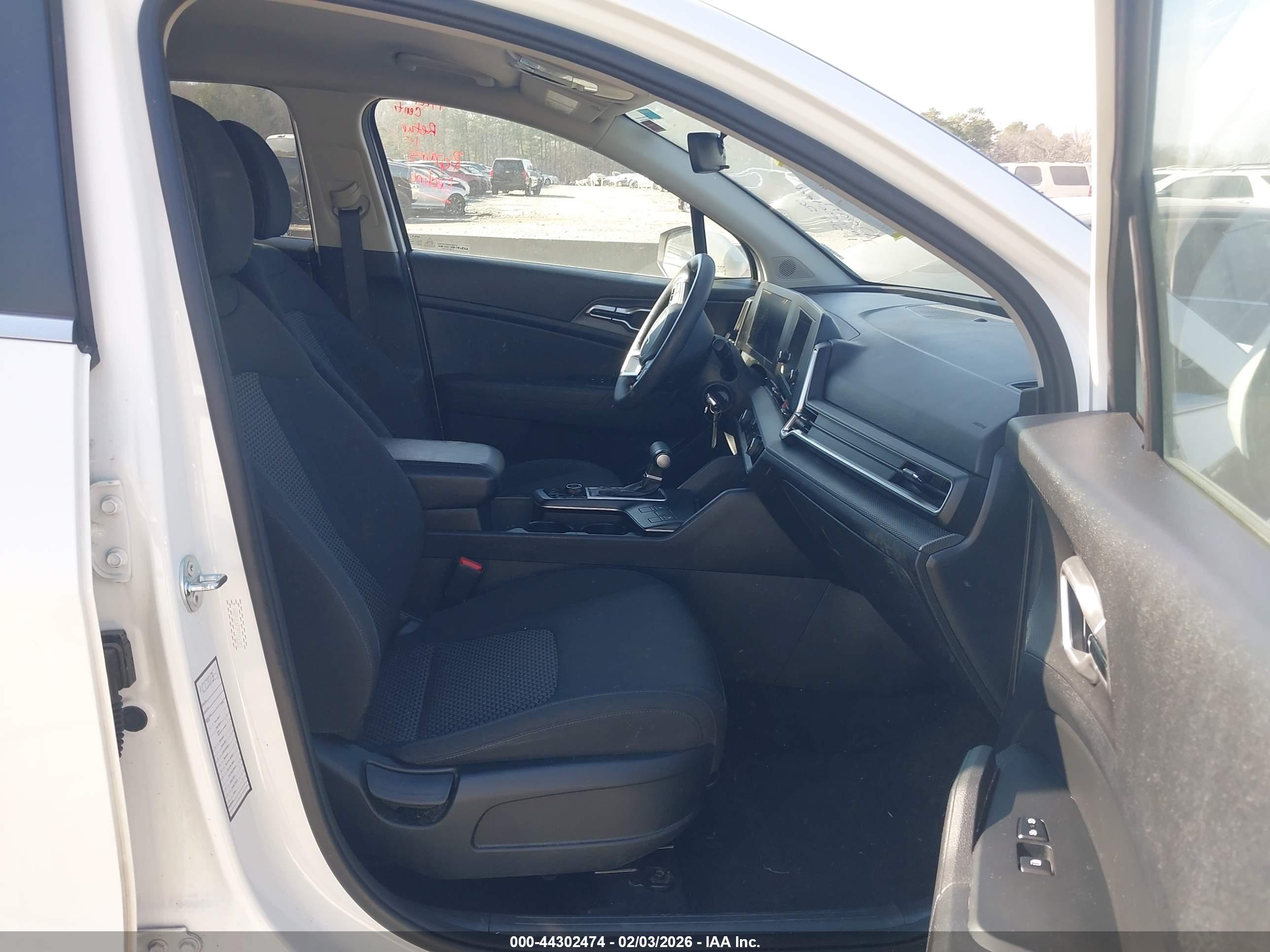 KIA SPORTAGE image 5
