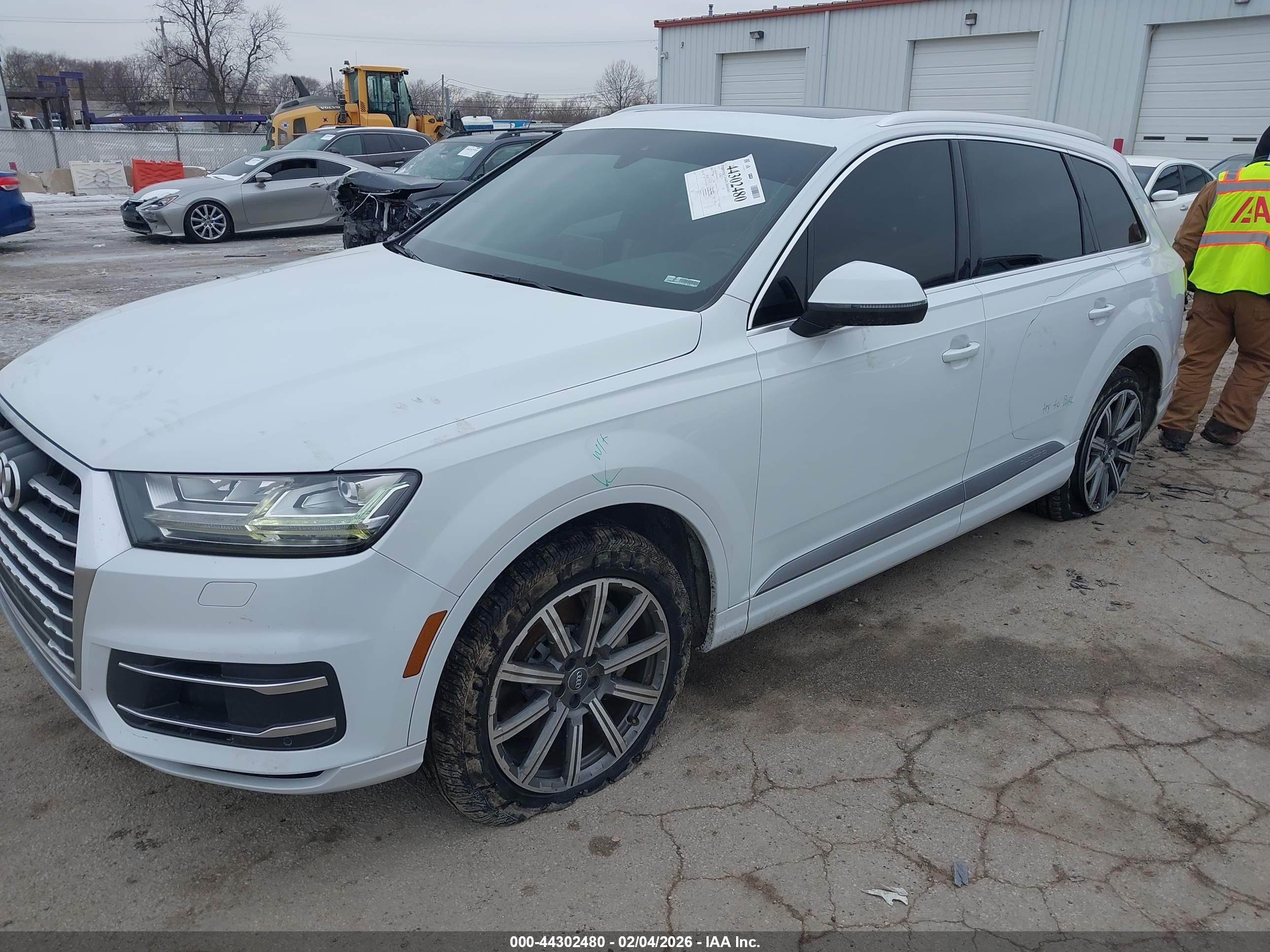 AUDI Q7 image 2