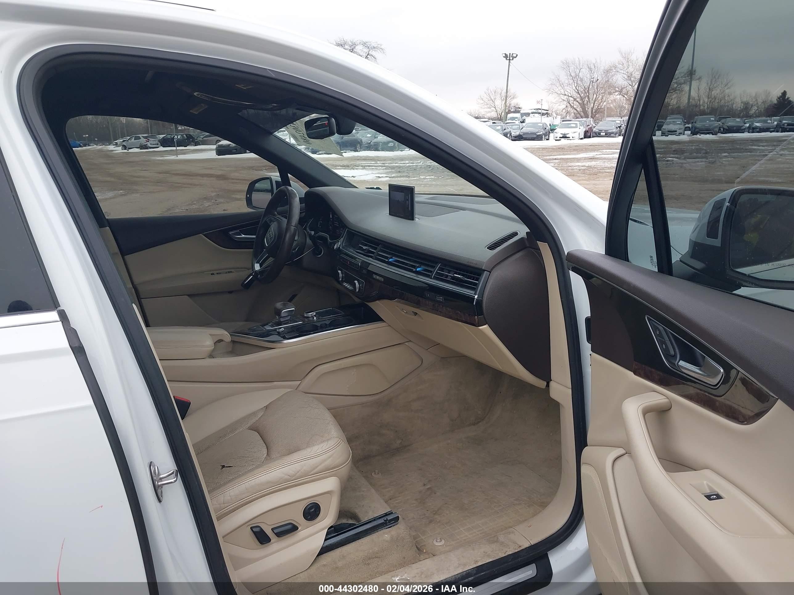 AUDI Q7 image 5