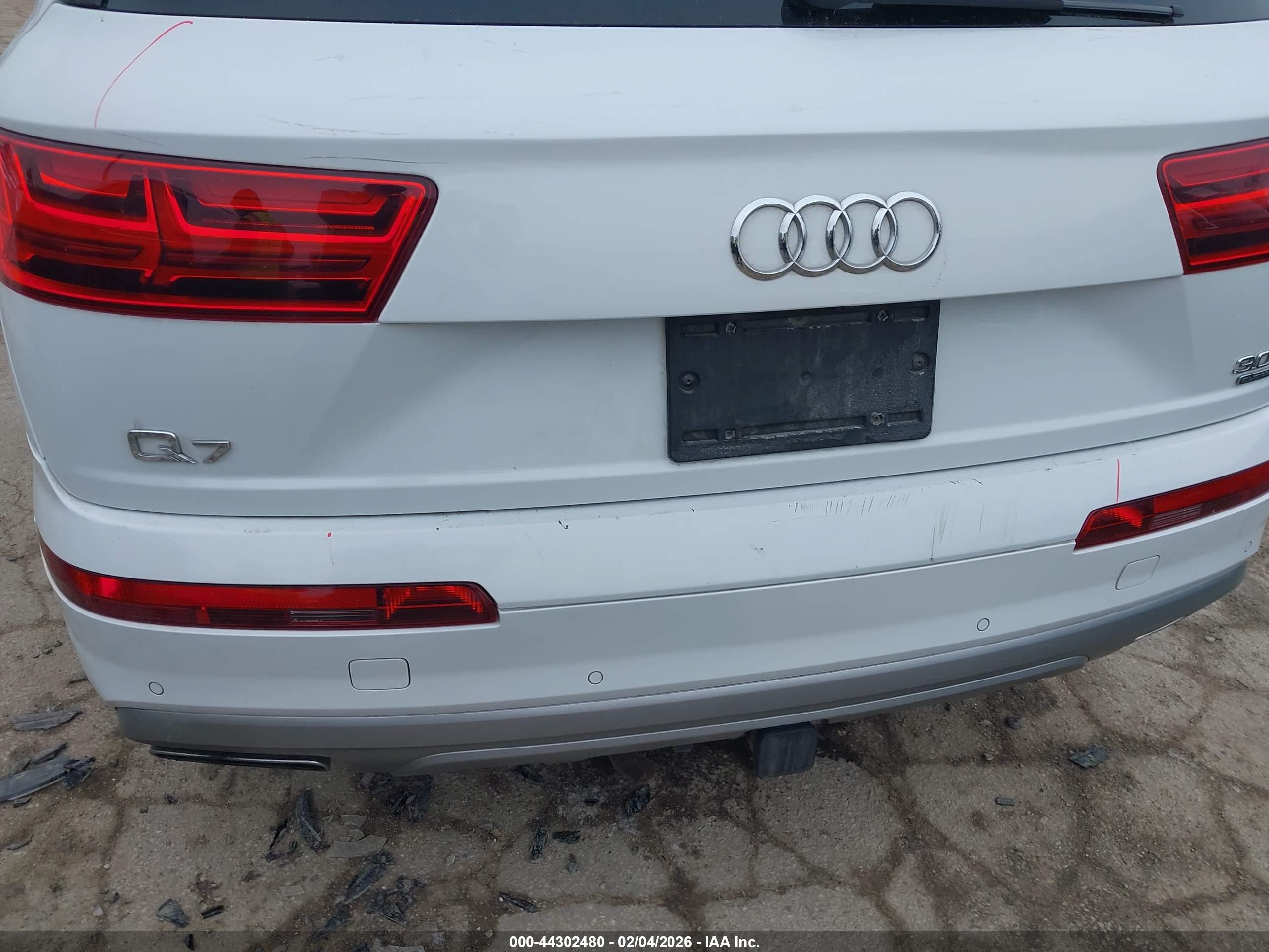 AUDI Q7 image 6