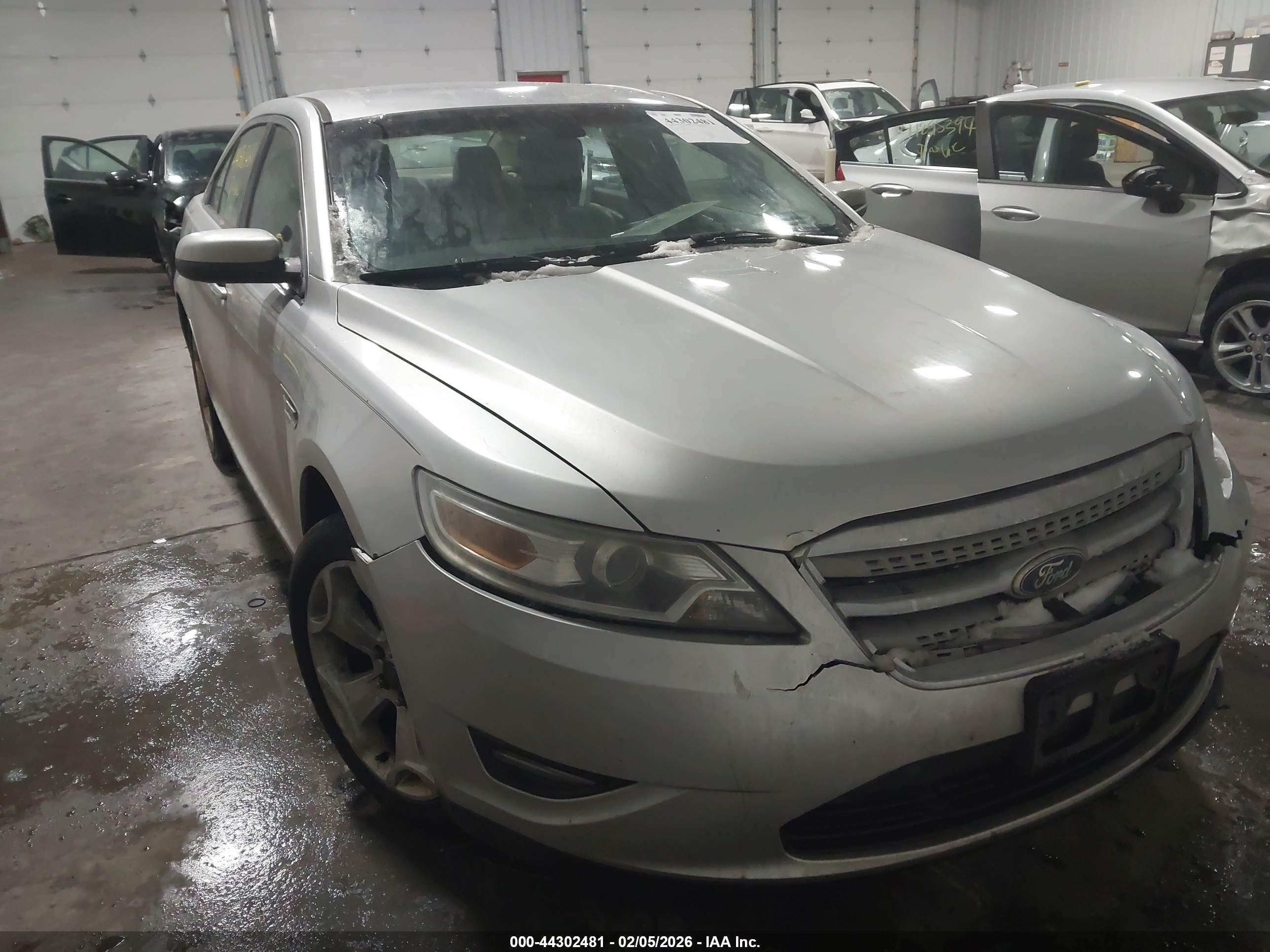 FORD TAURUS image 6