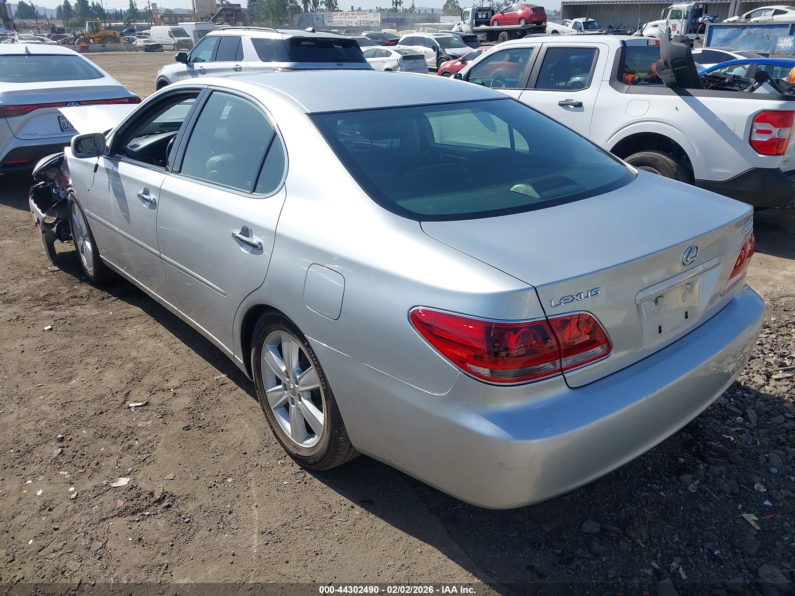 LEXUS ES image 3