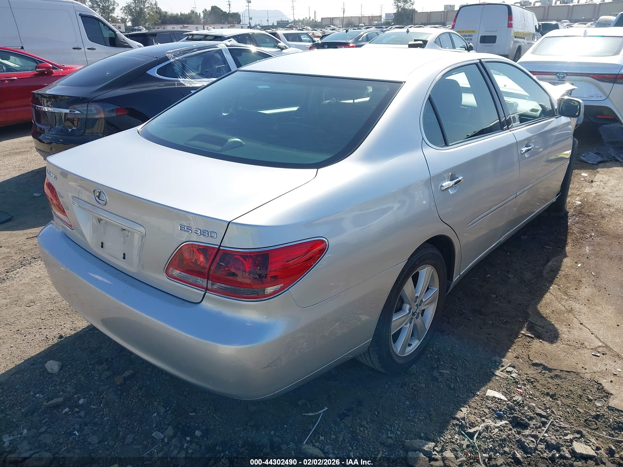 LEXUS ES image 4