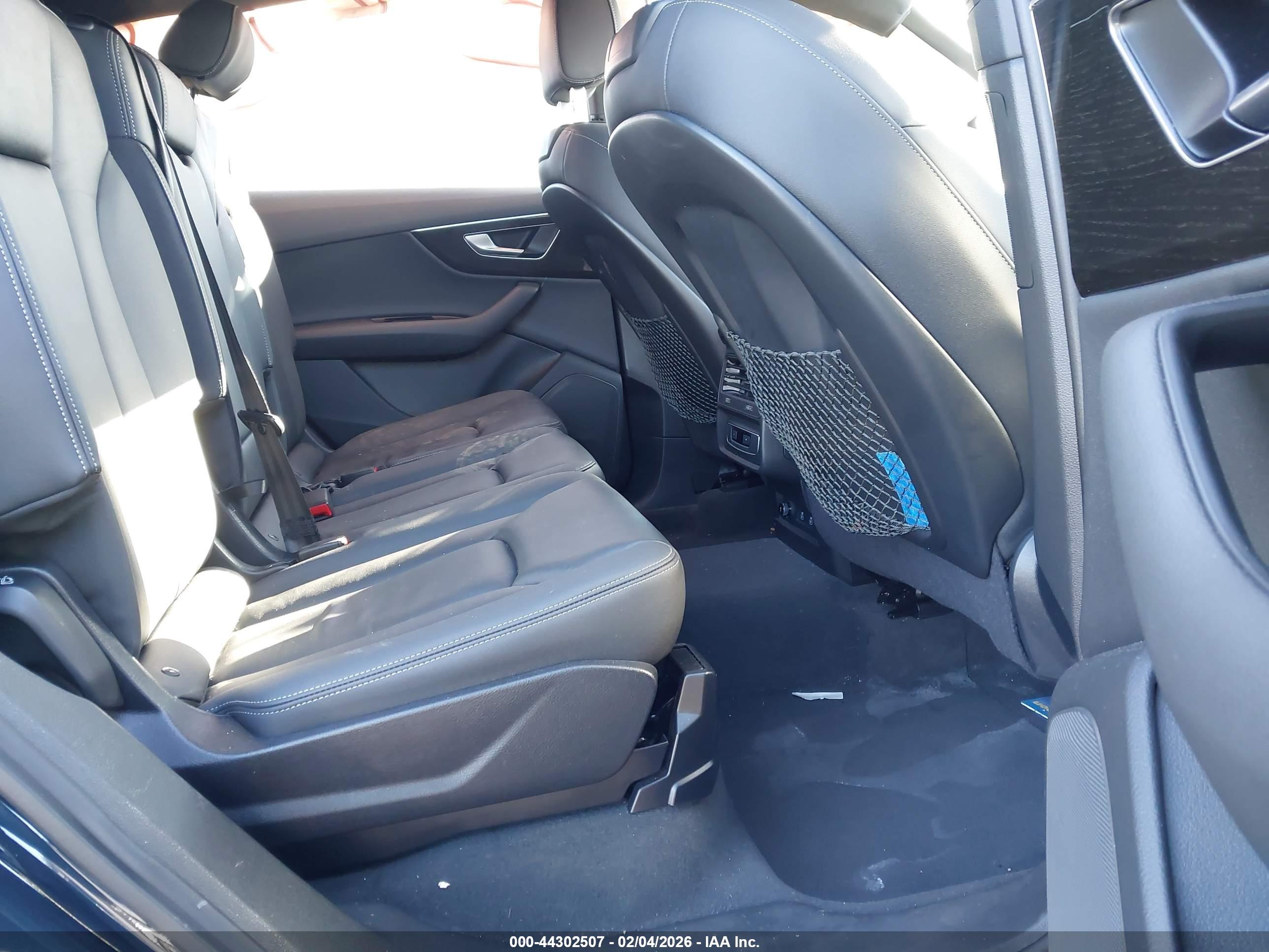 AUDI Q7 image 8