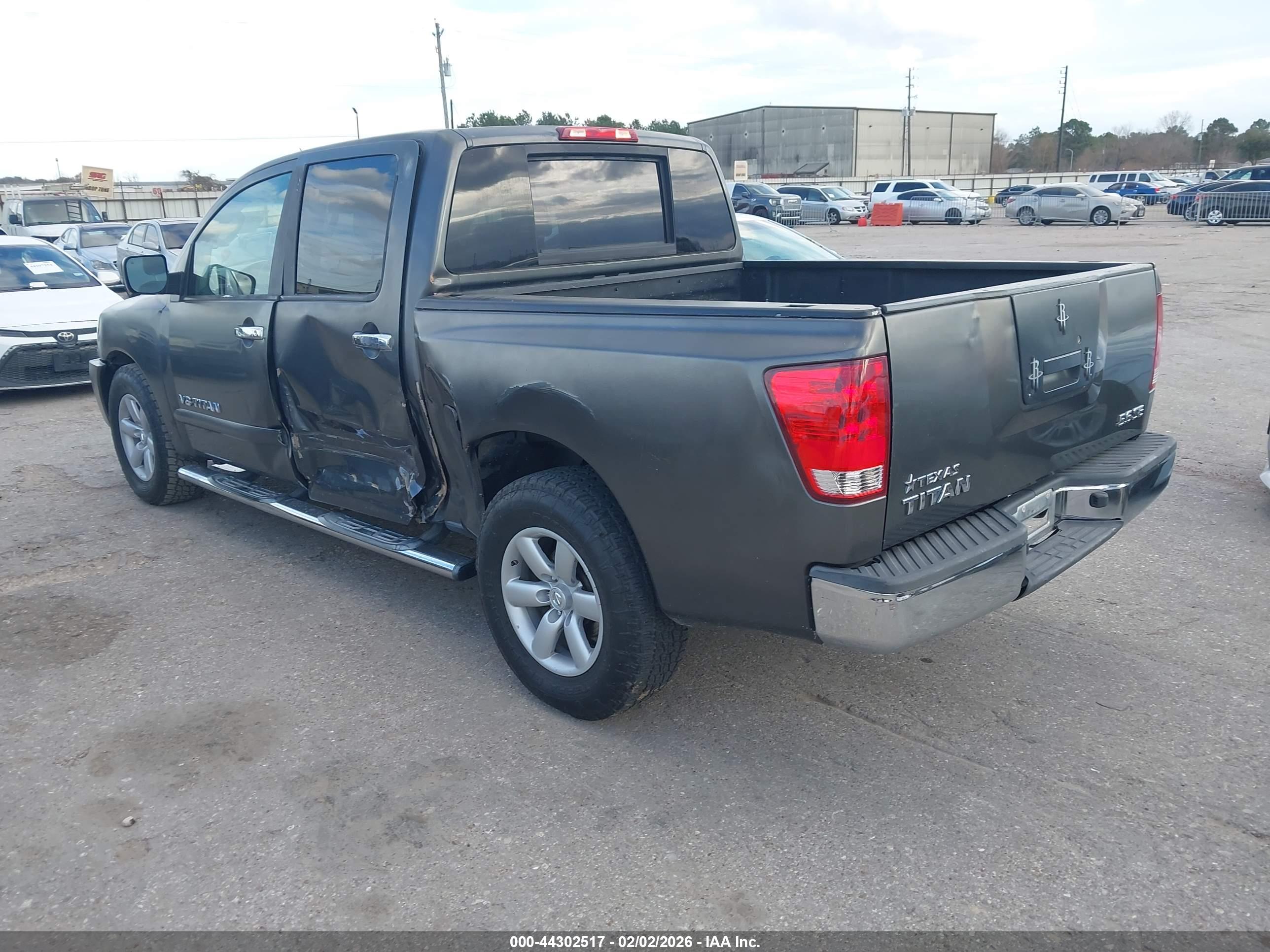 NISSAN TITAN image 3