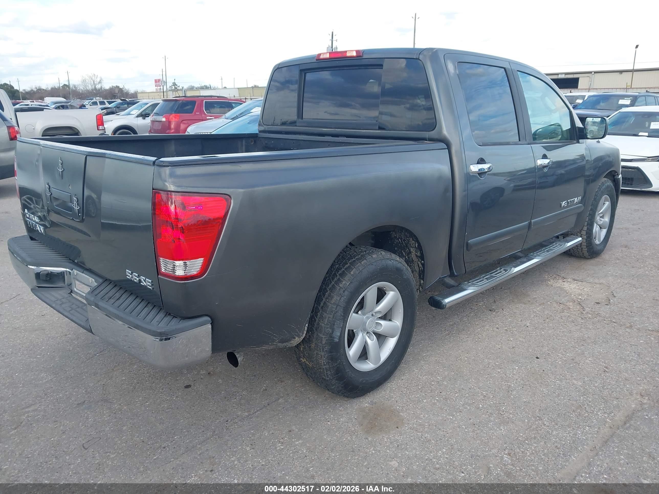 NISSAN TITAN image 4