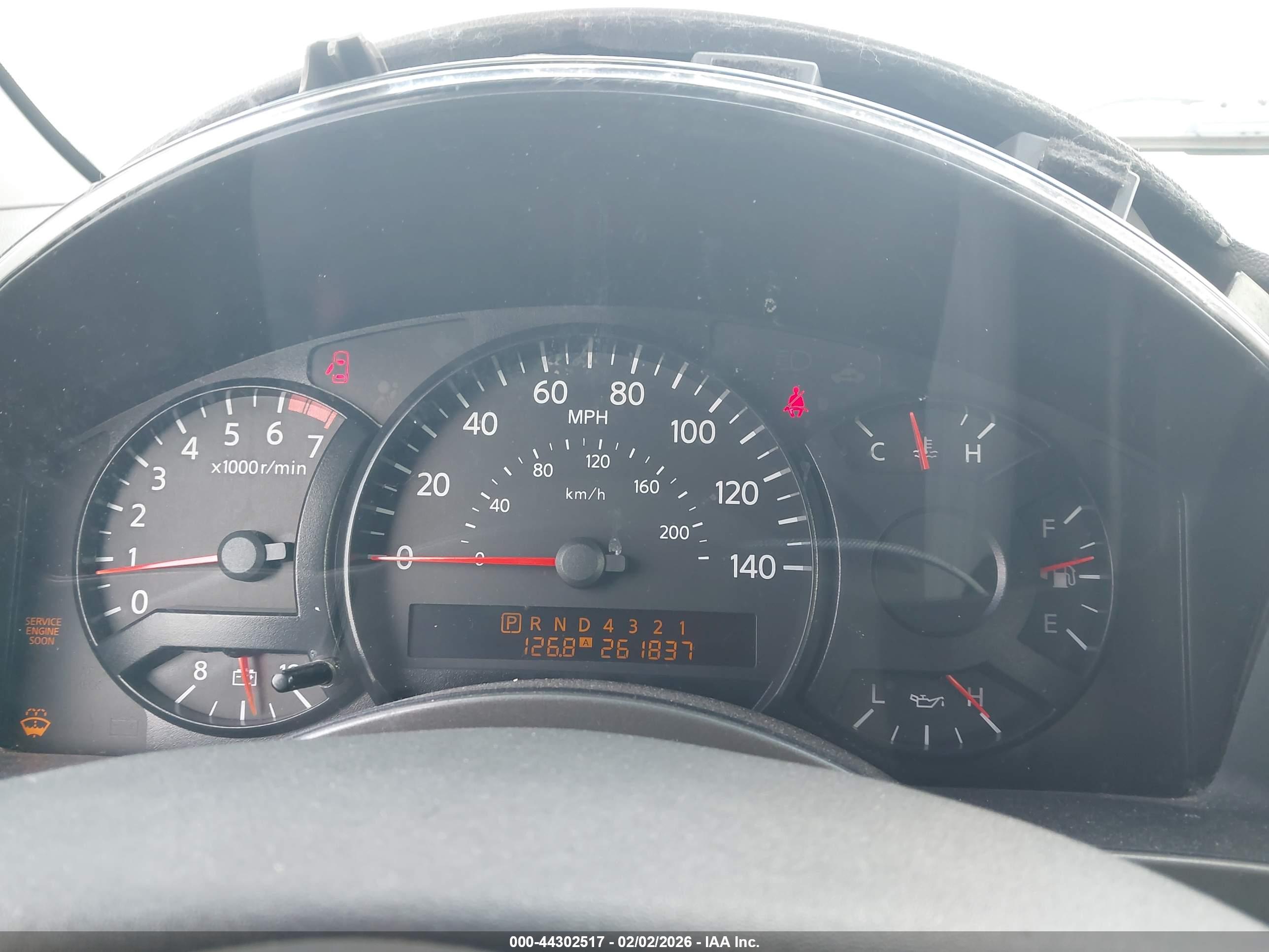NISSAN TITAN image 7