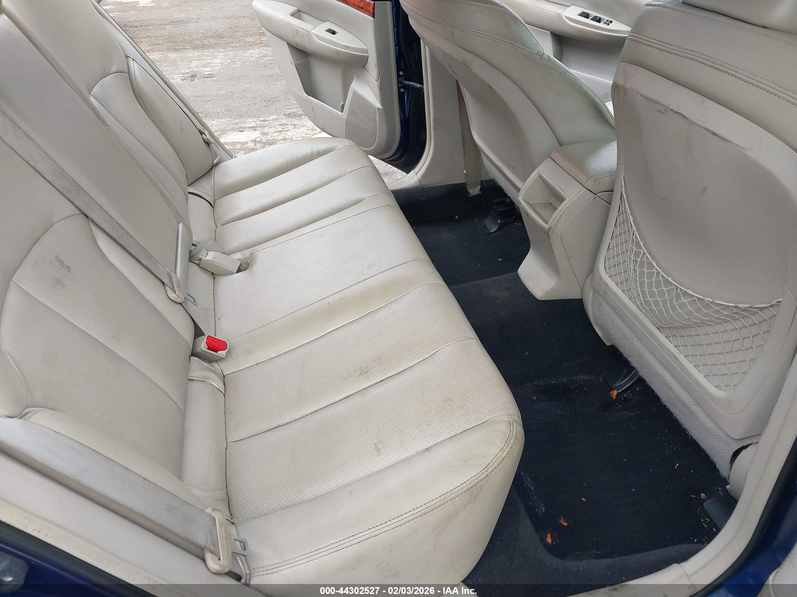SUBARU LEGACY image 8