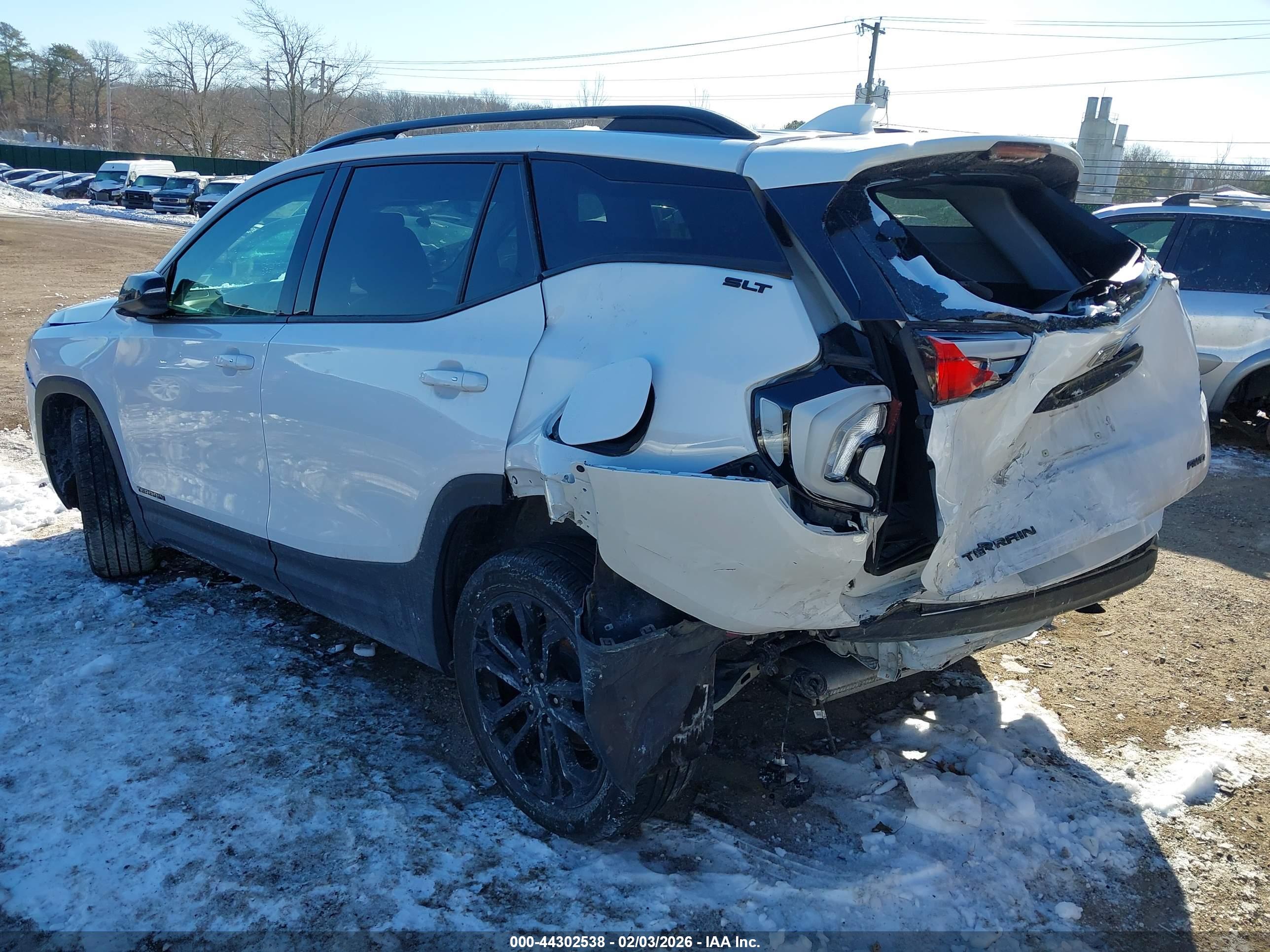 GMC TERRAIN image 3