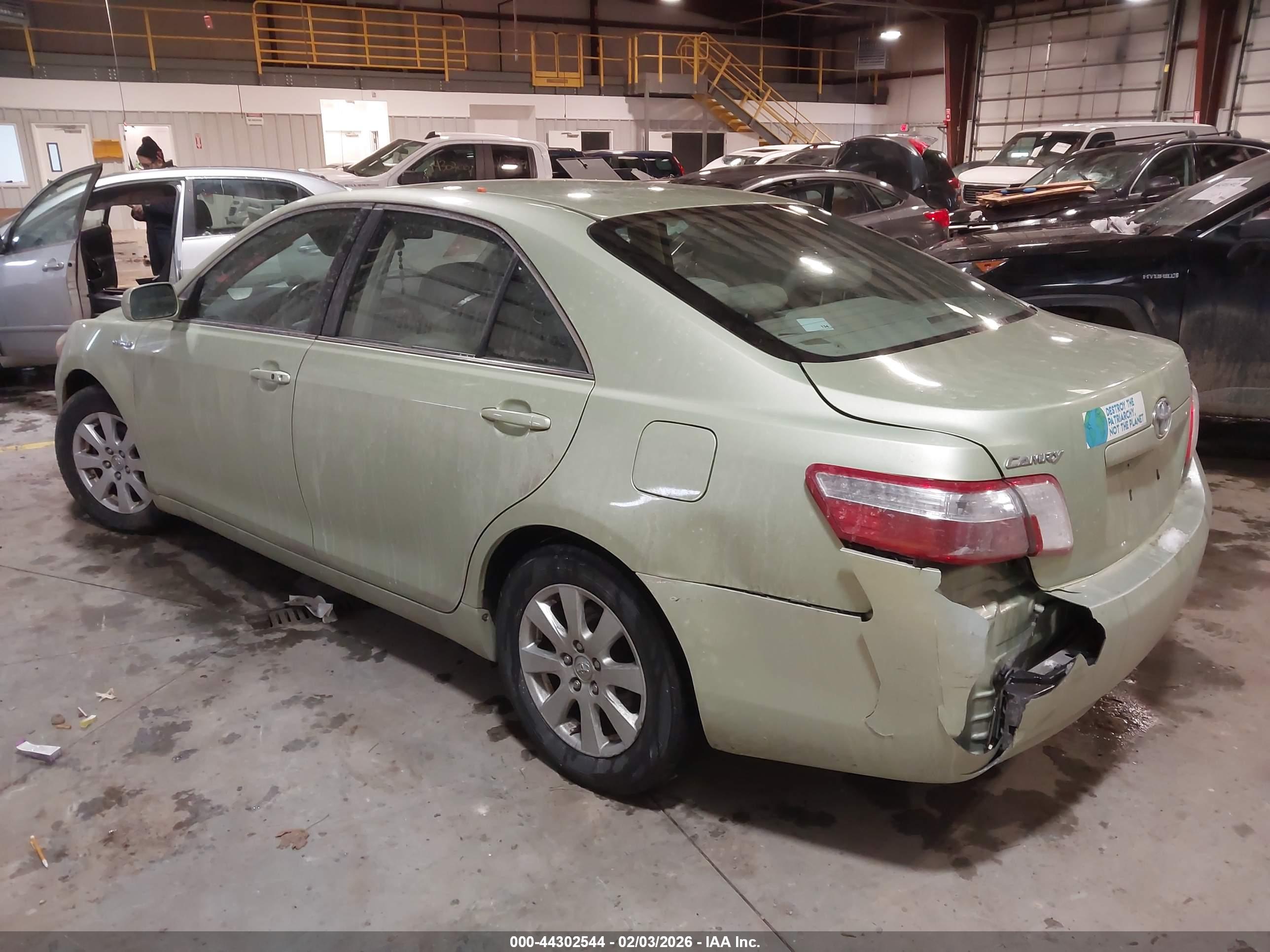 TOYOTA CAMRY image 3