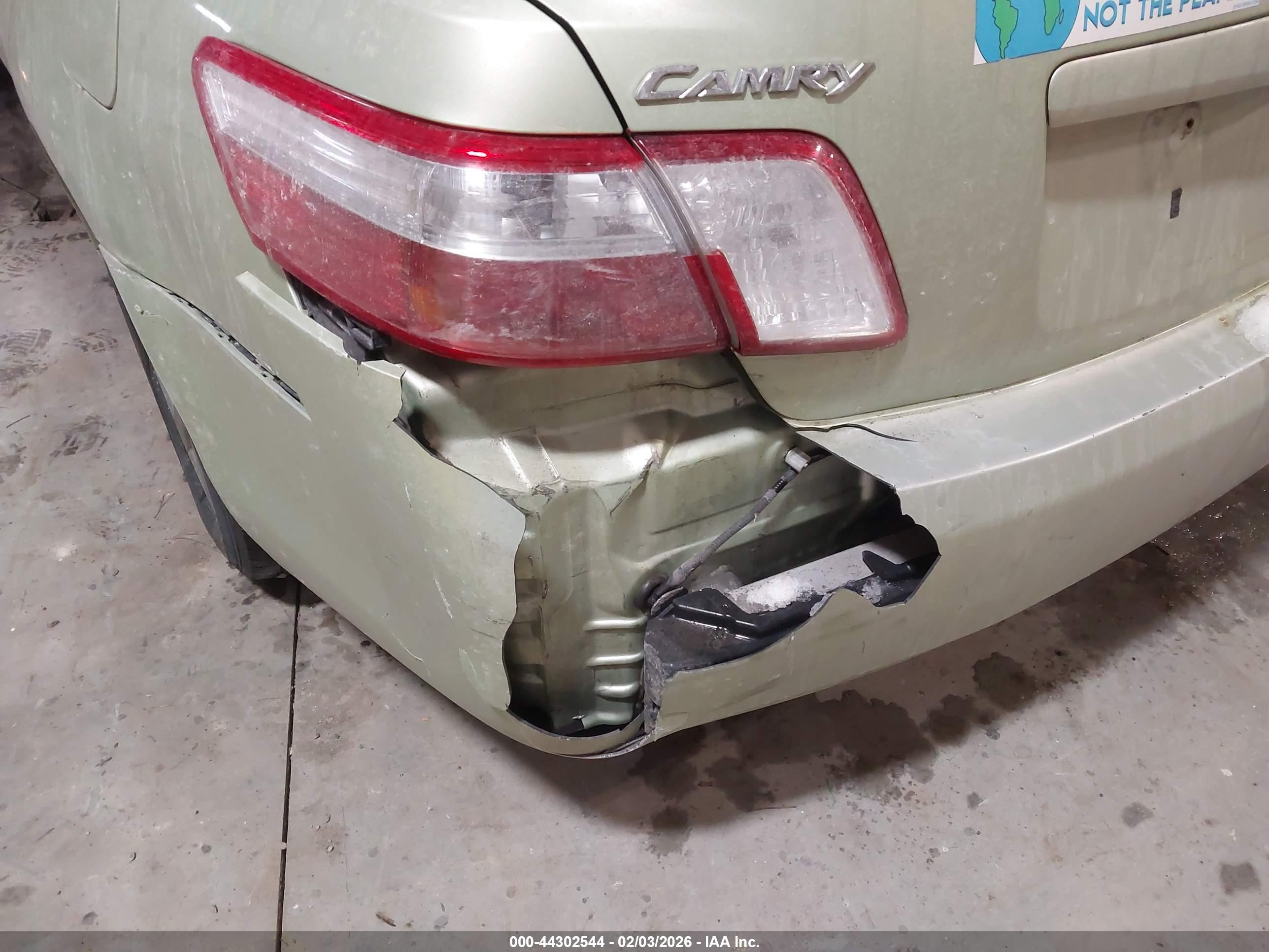 TOYOTA CAMRY image 6