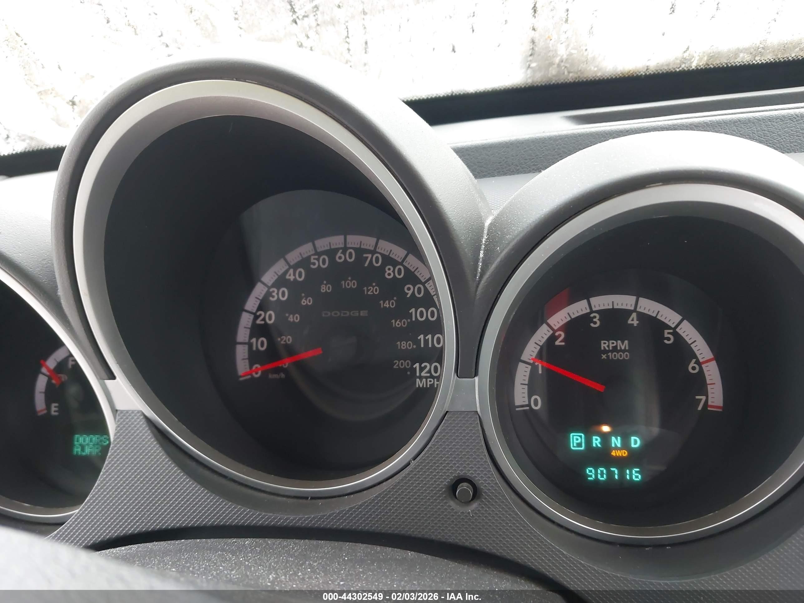 DODGE NITRO image 7