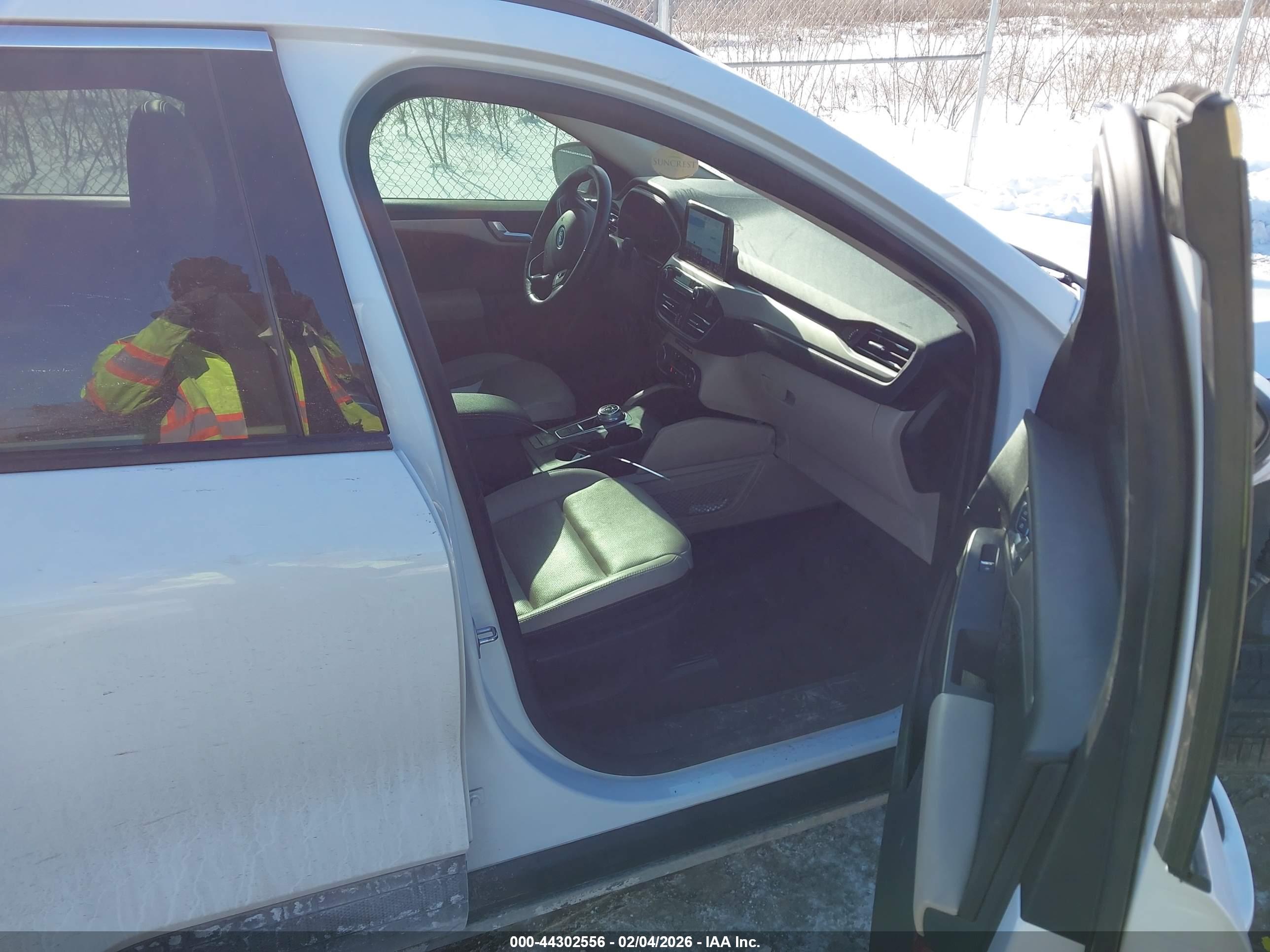 FORD ESCAPE image 5