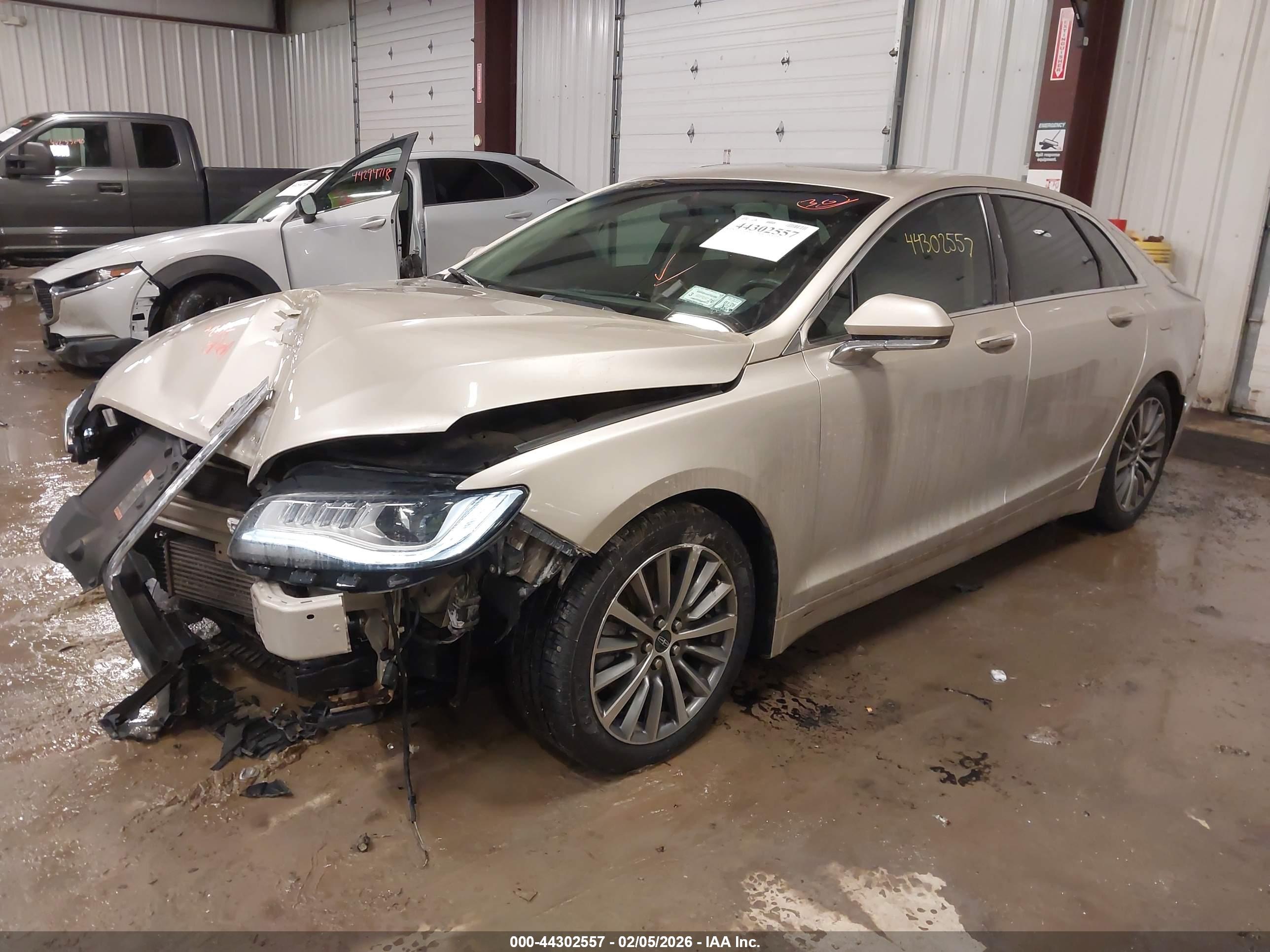 LINCOLN MKZ image 2