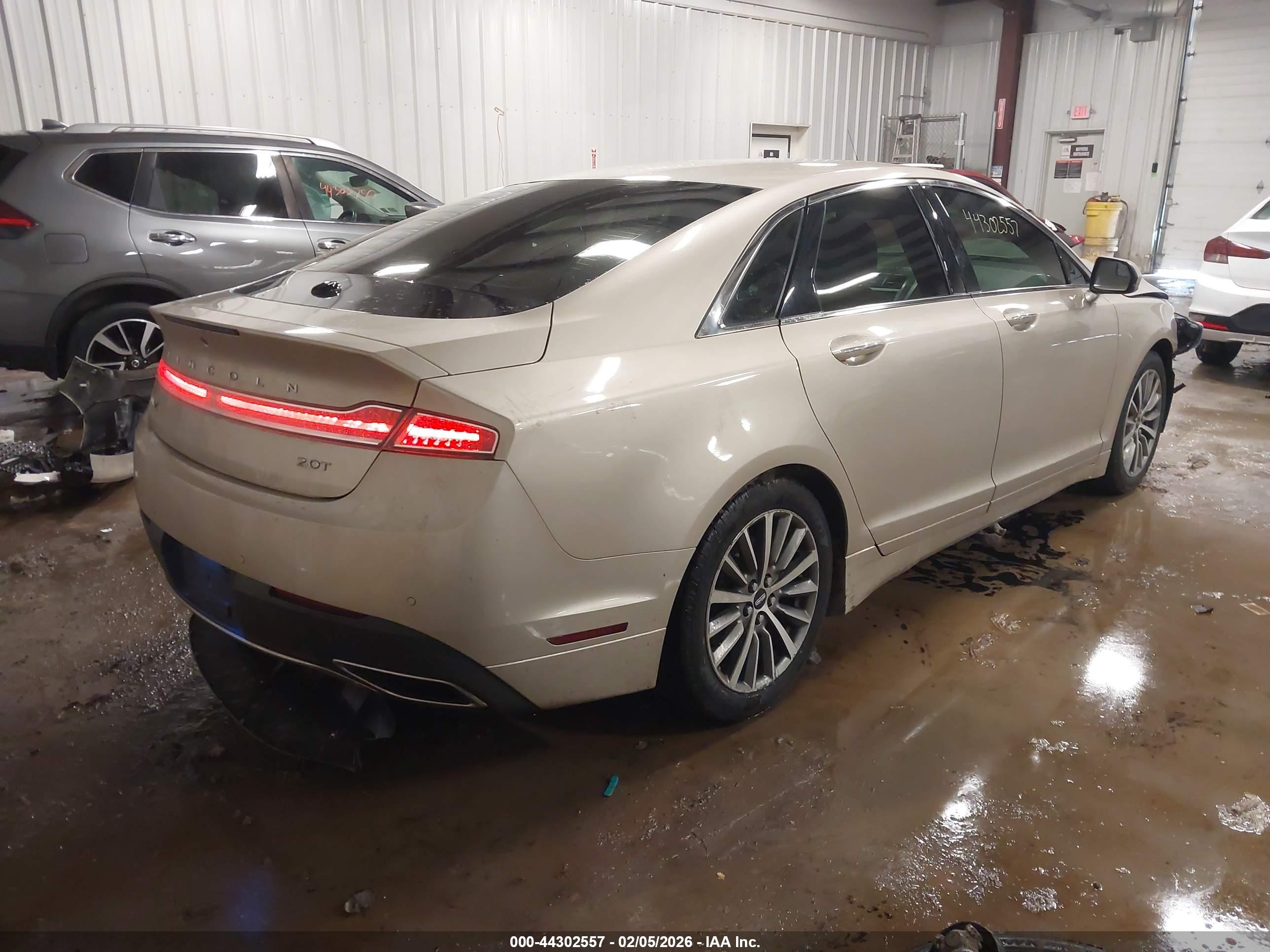 LINCOLN MKZ image 4