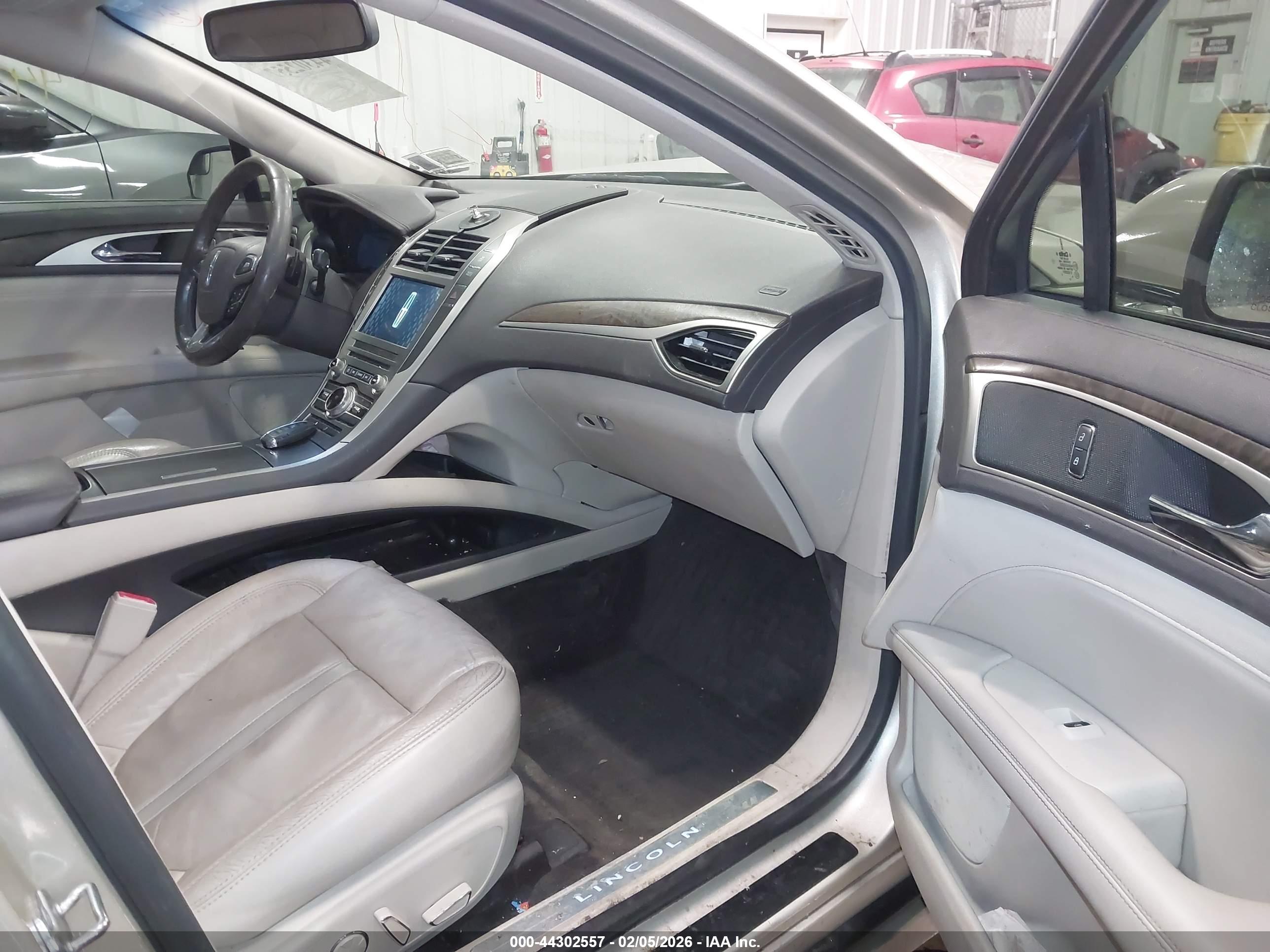 LINCOLN MKZ image 5