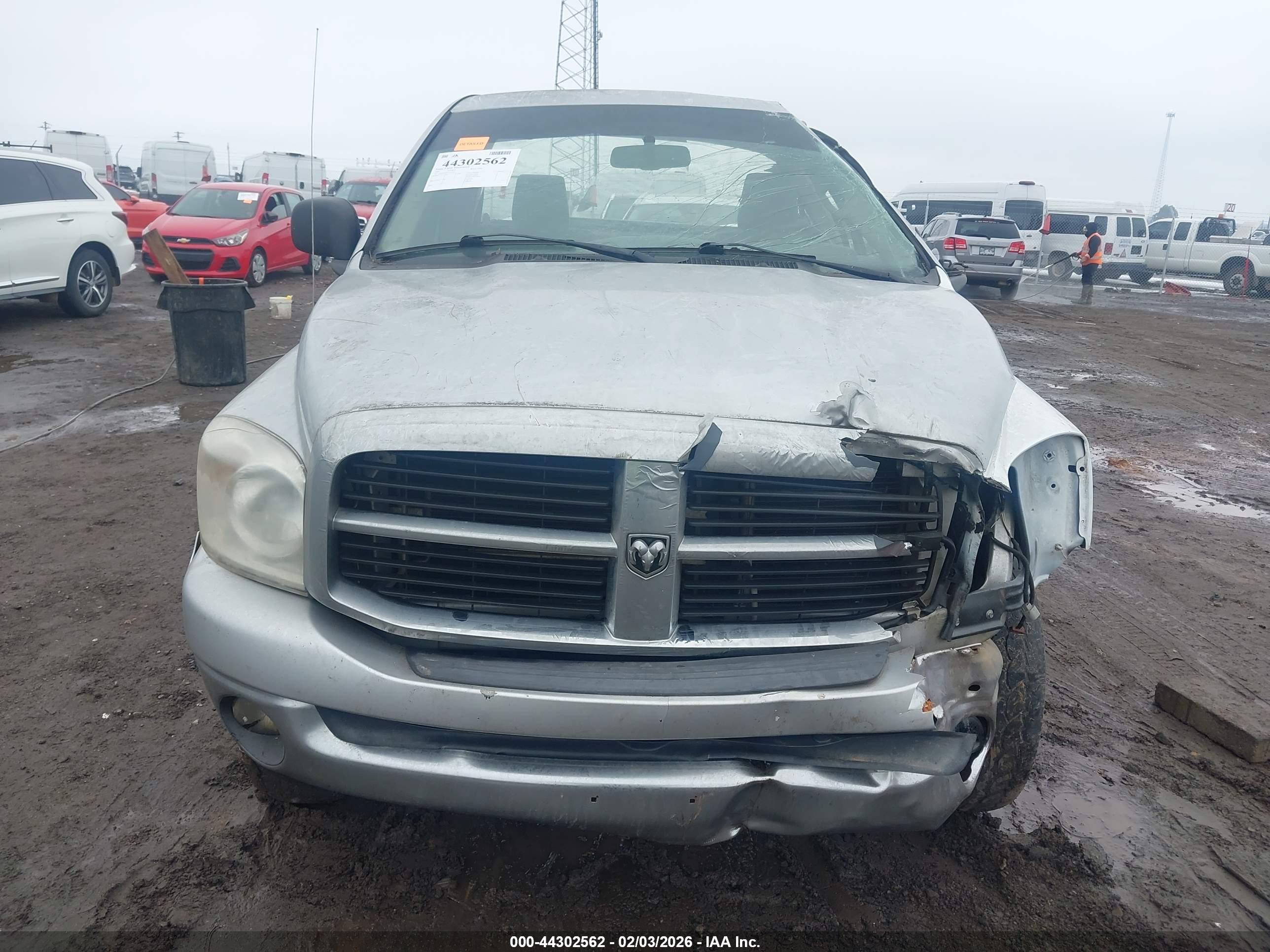 DODGE RAM image 6