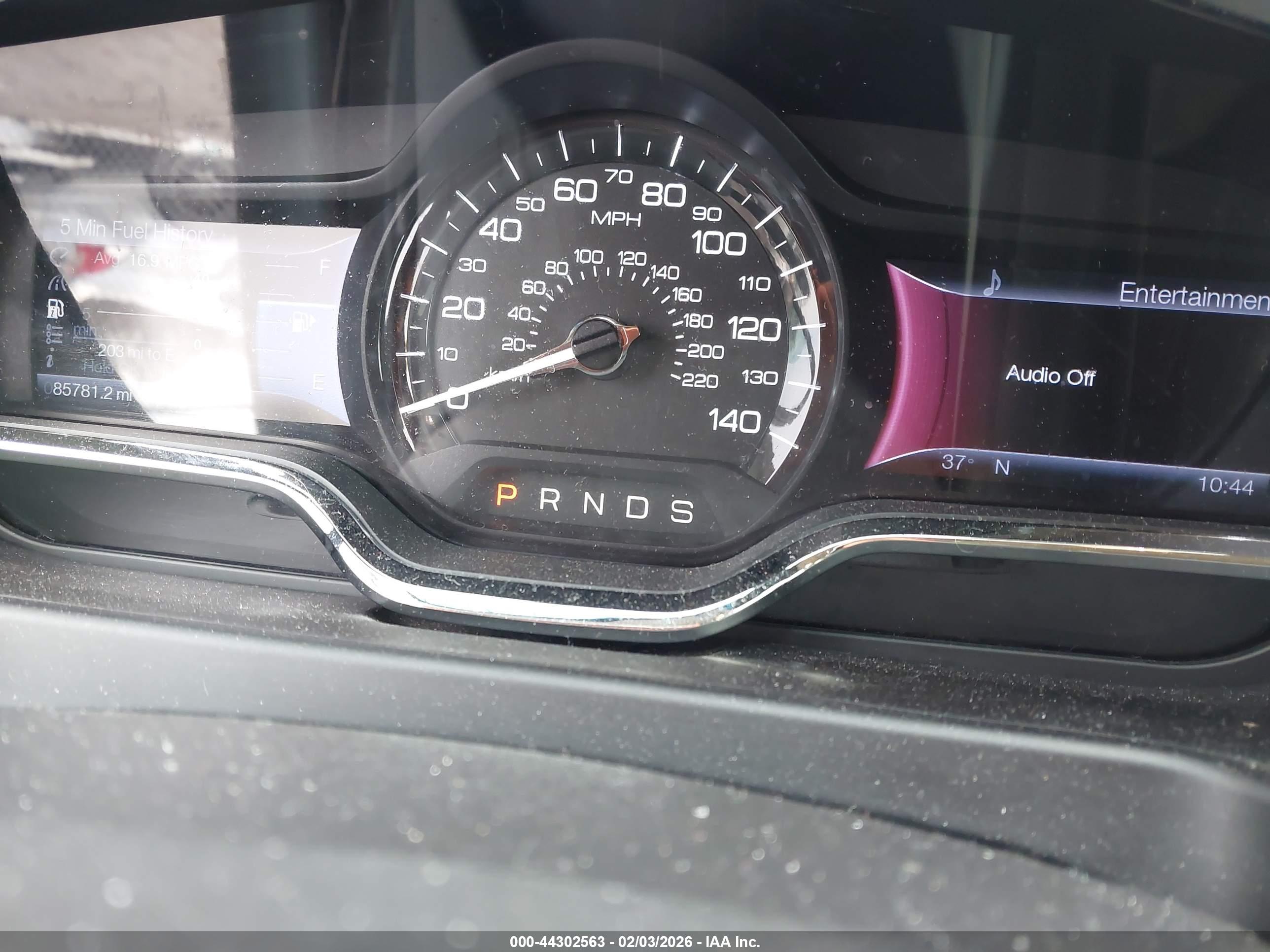 LINCOLN MKT image 7