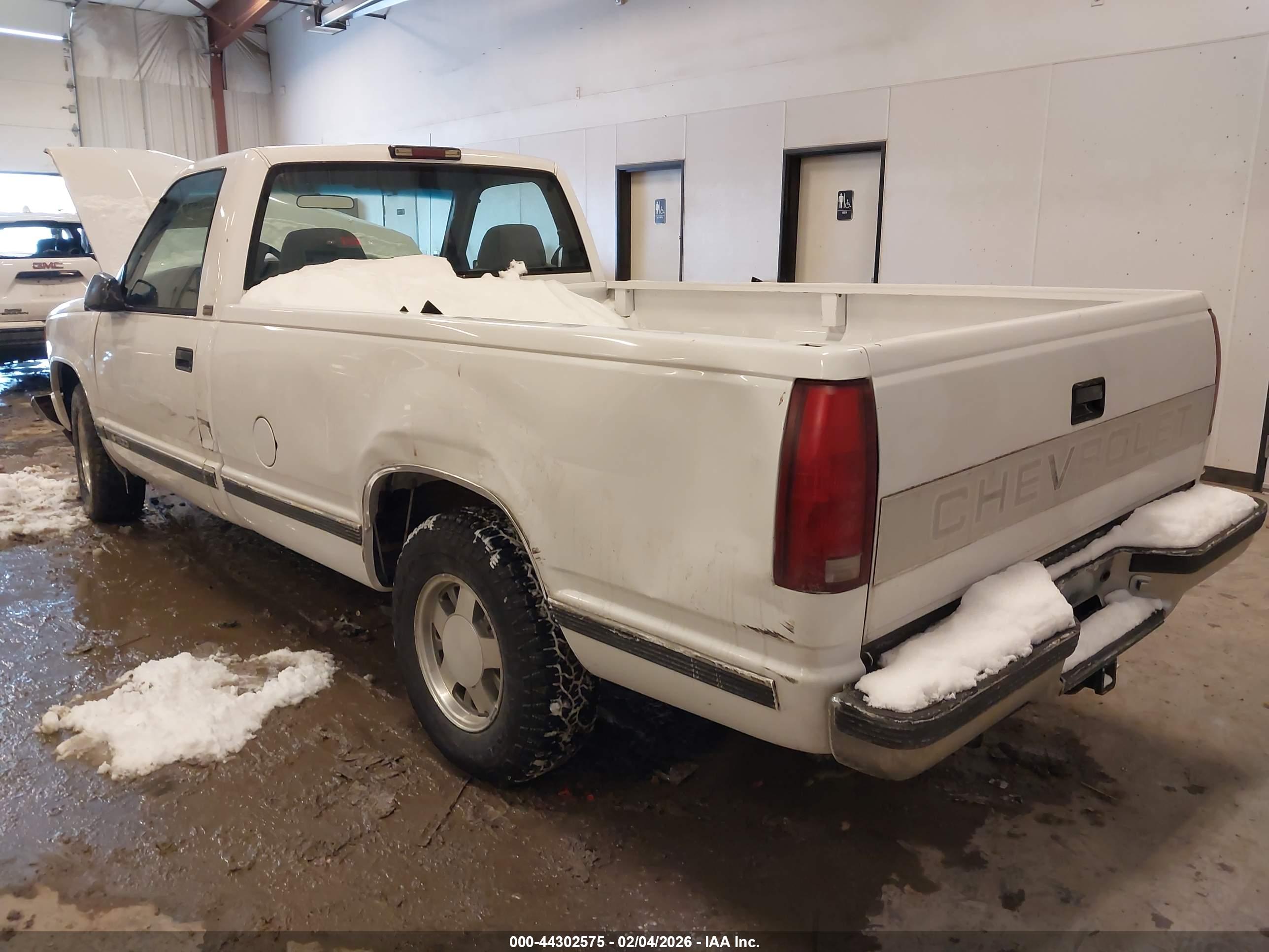 CHEVROLET GMT-400 image 3