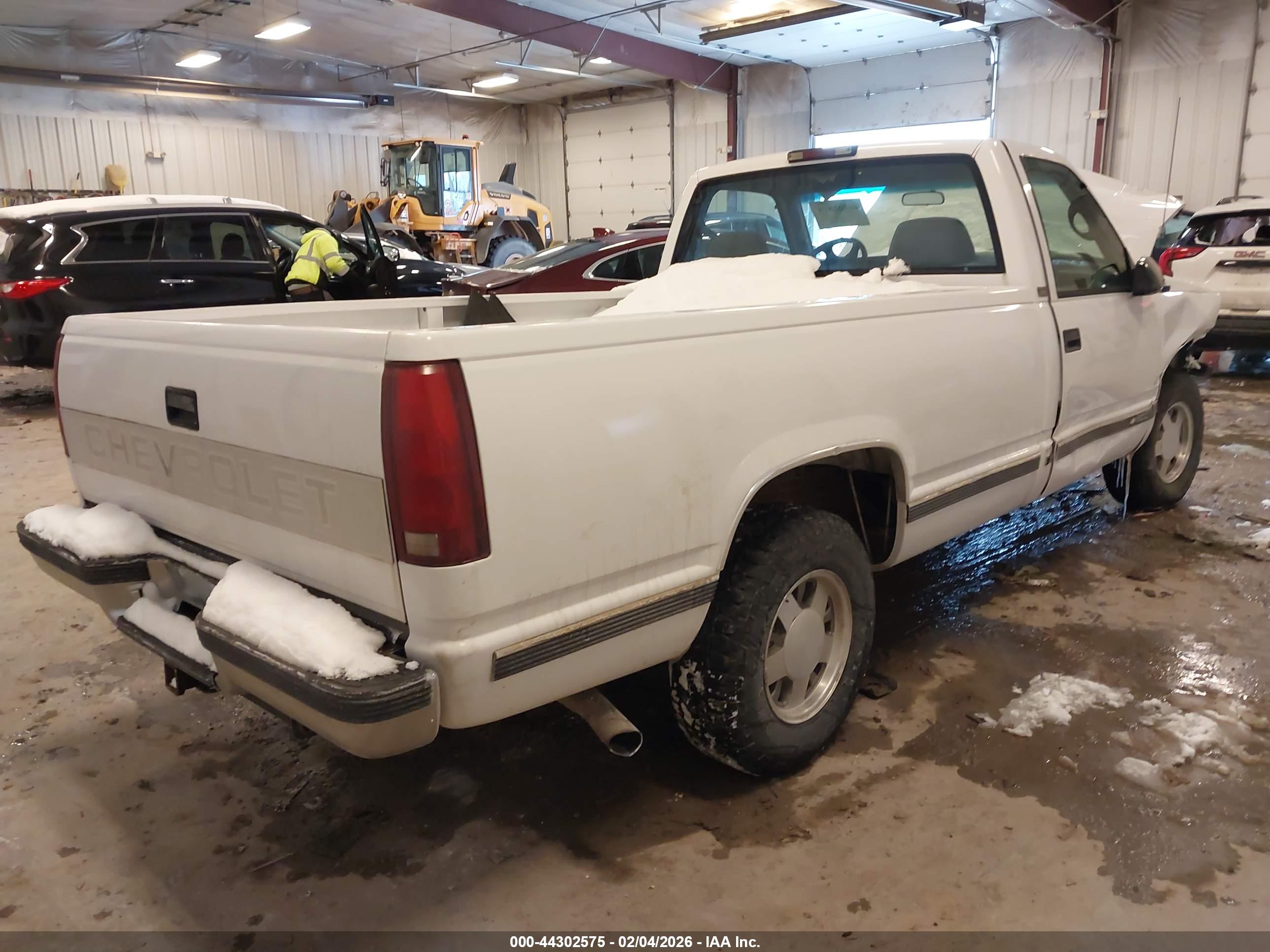 CHEVROLET GMT-400 image 4