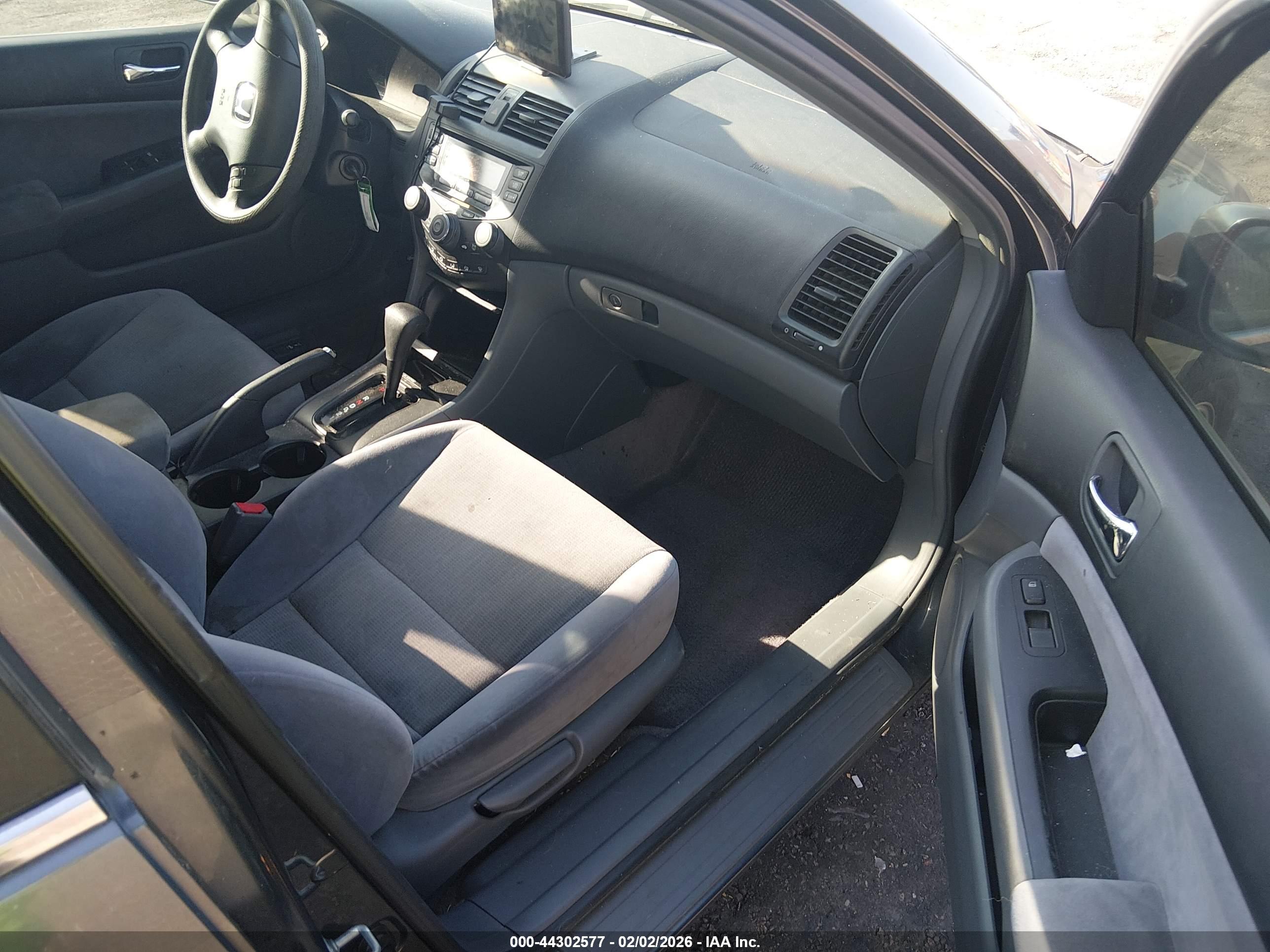 HONDA ACCORD image 5
