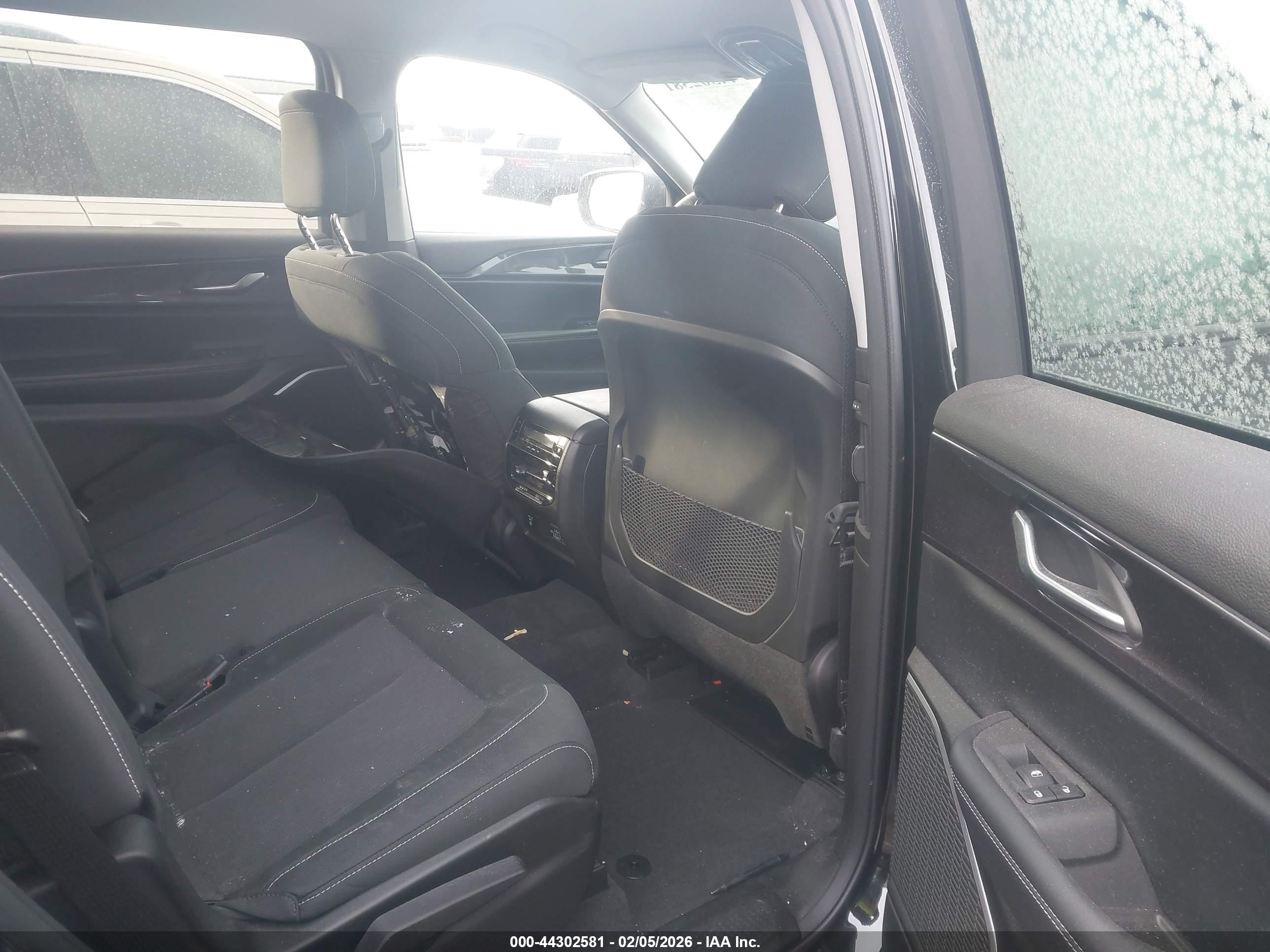 JEEP GRAND image 8