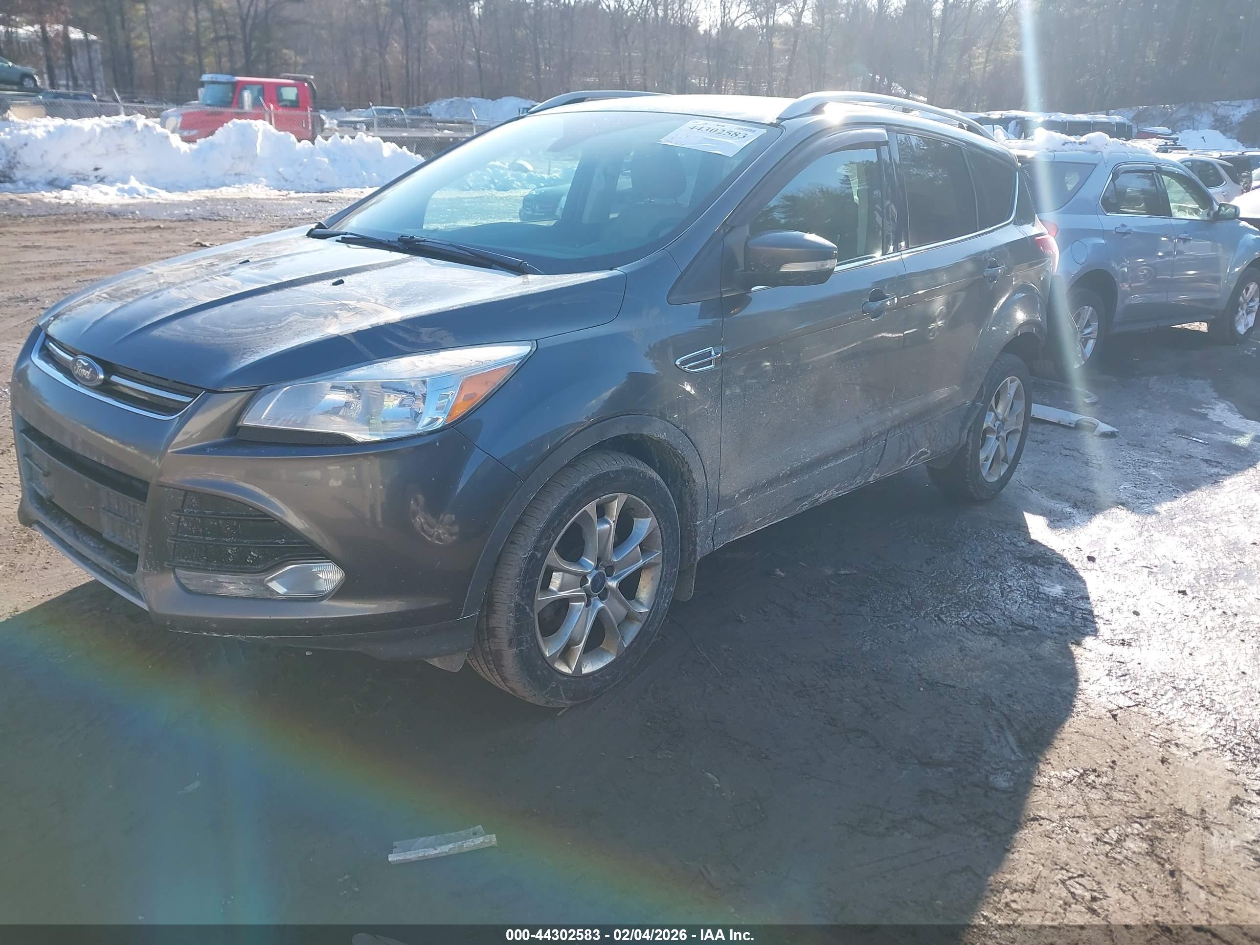 FORD ESCAPE image 2