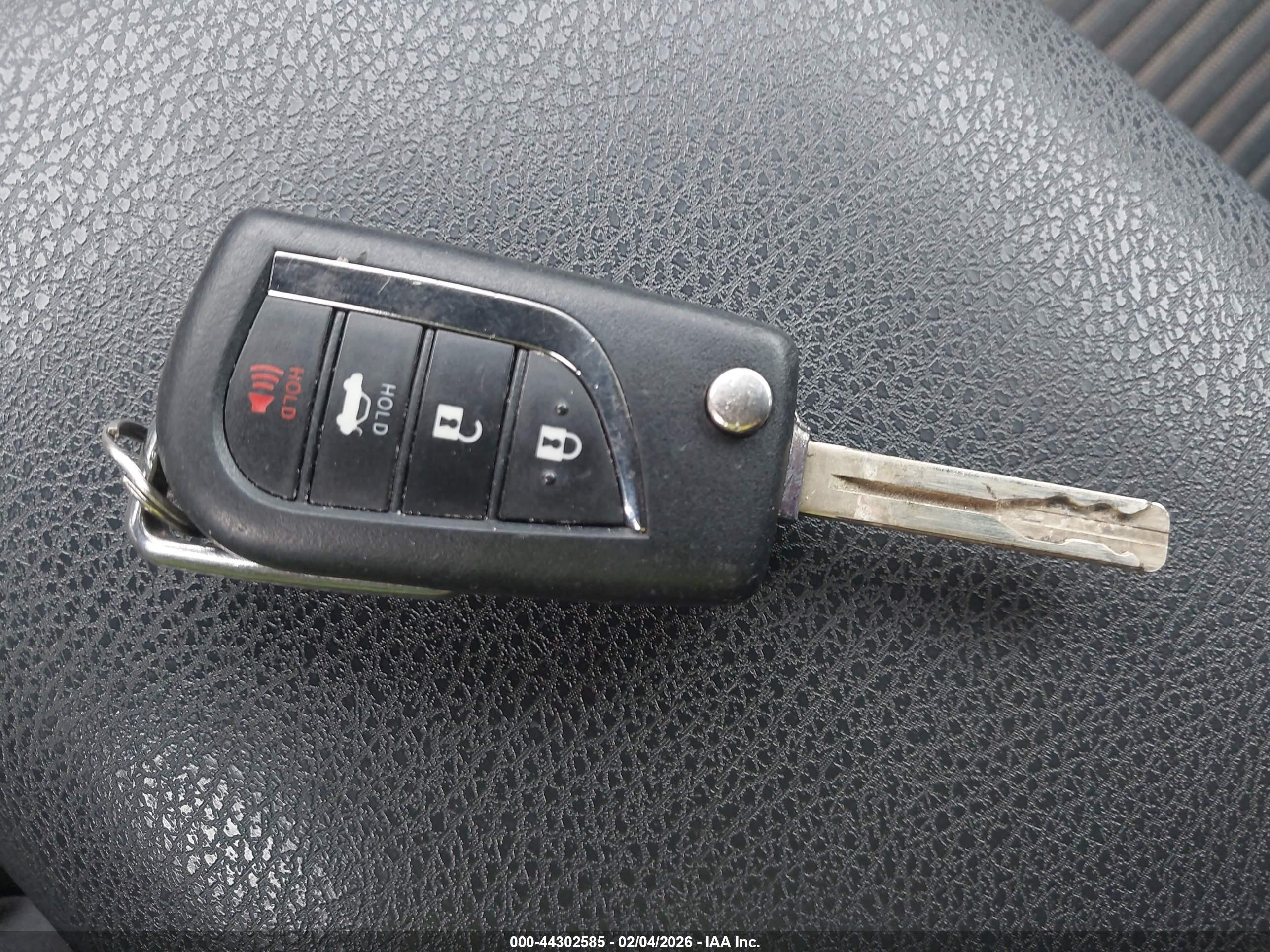 TOYOTA CAMRY image 11