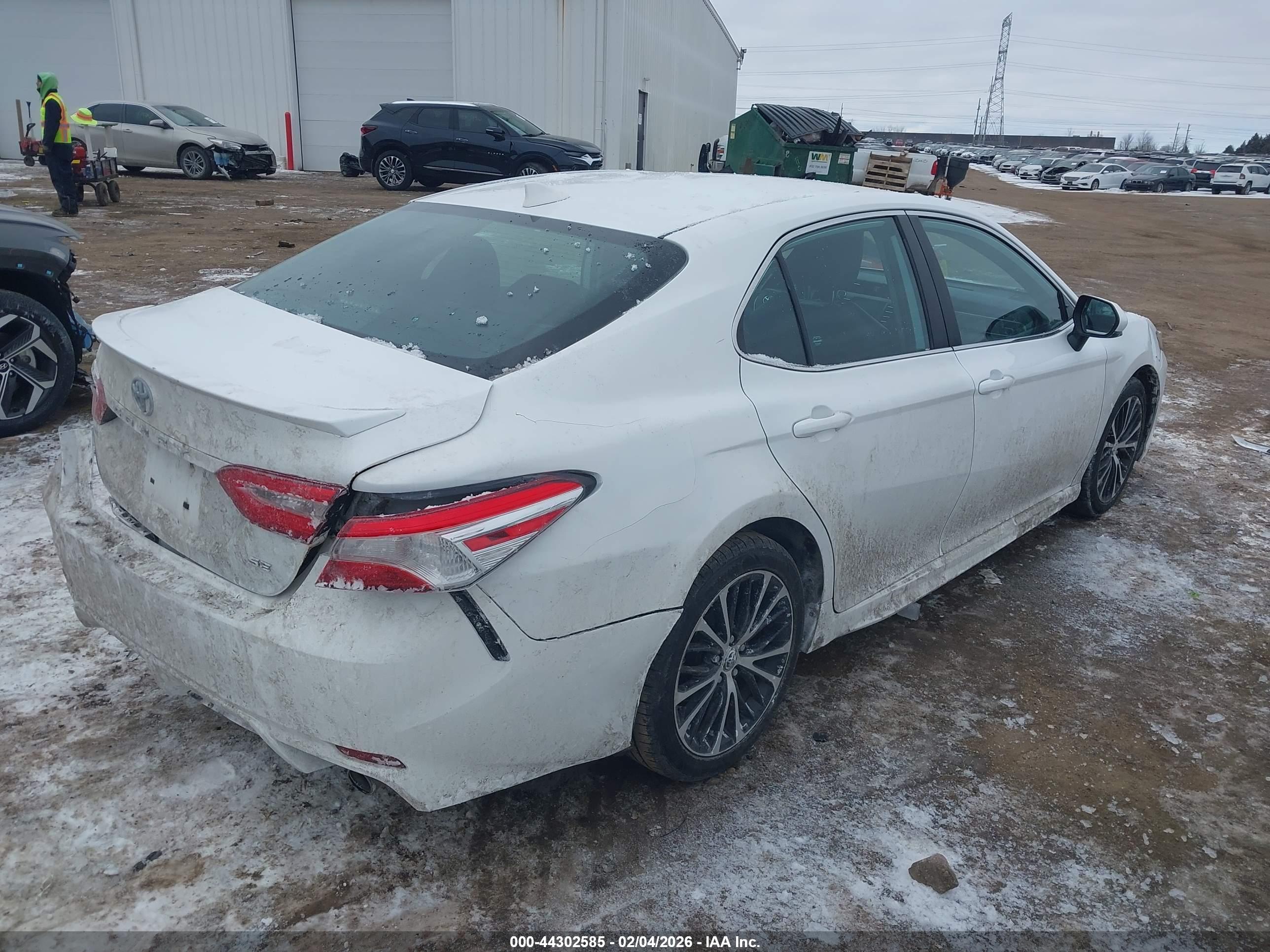 TOYOTA CAMRY image 4