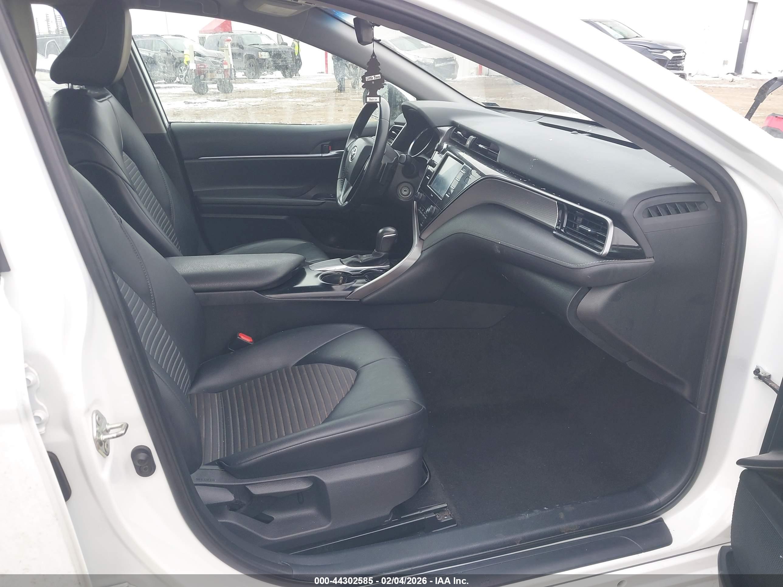 TOYOTA CAMRY image 5