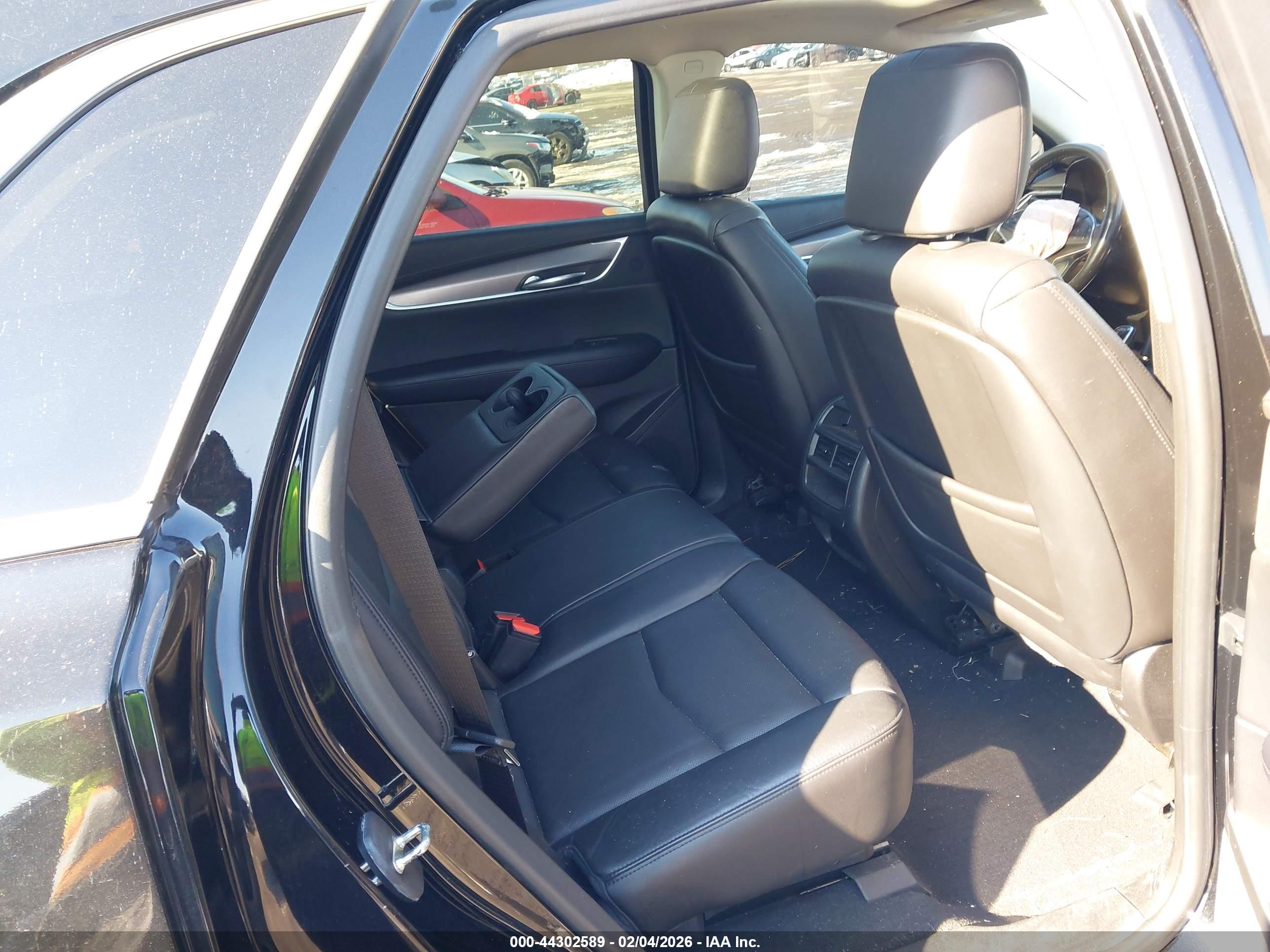 CADILLAC XT5 image 8