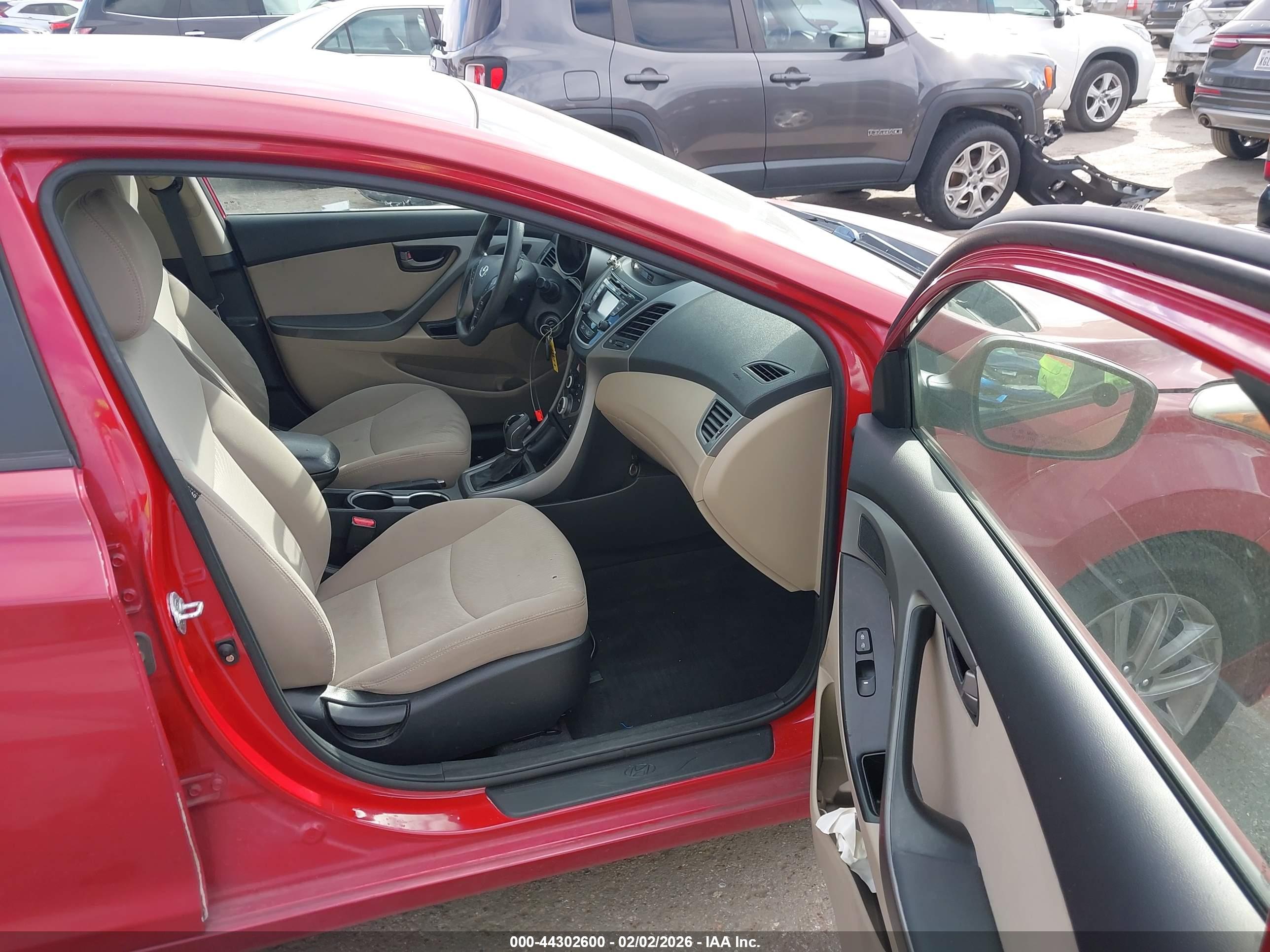 HYUNDAI ELANTRA image 5