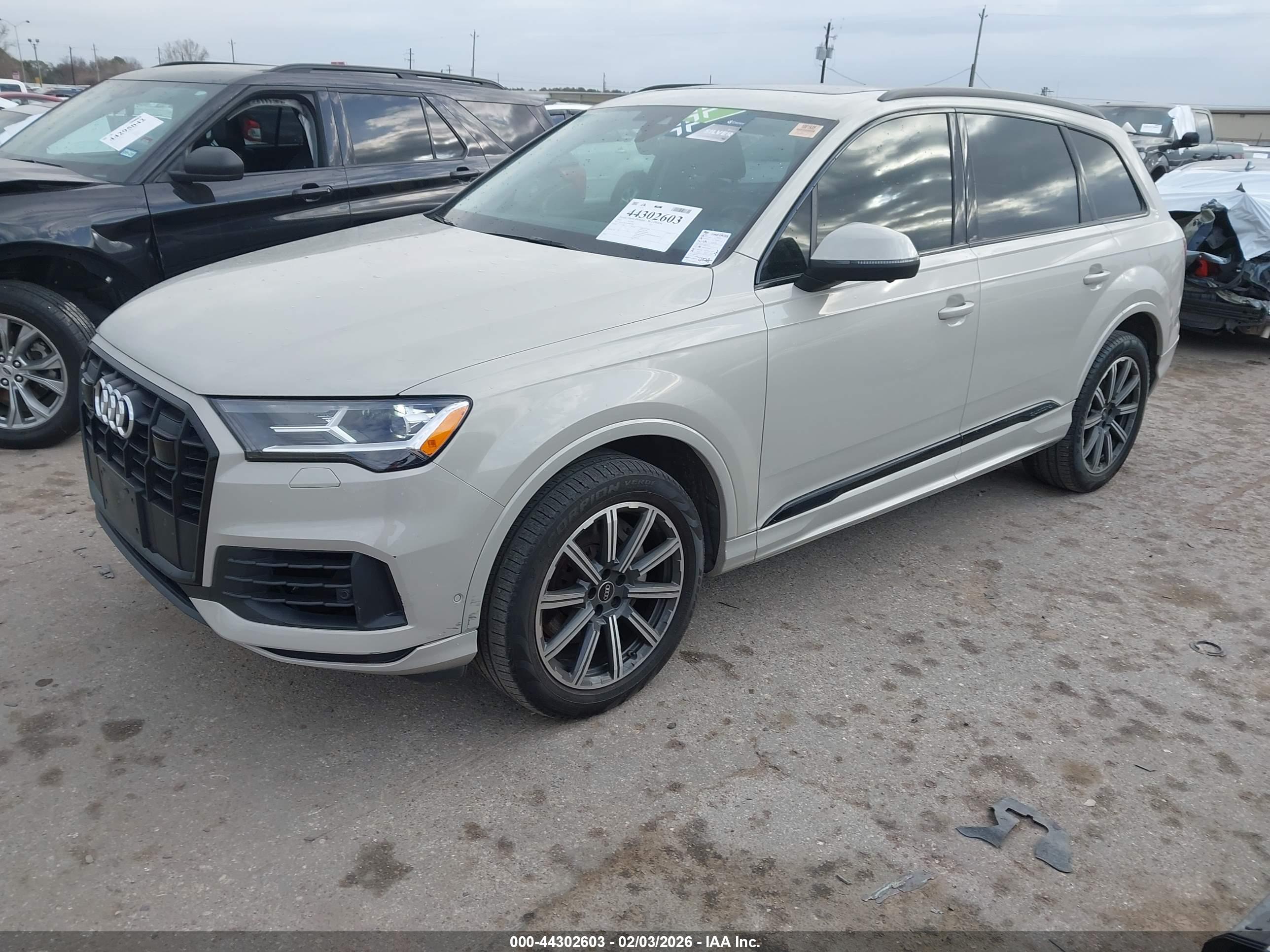 AUDI Q7 image 2