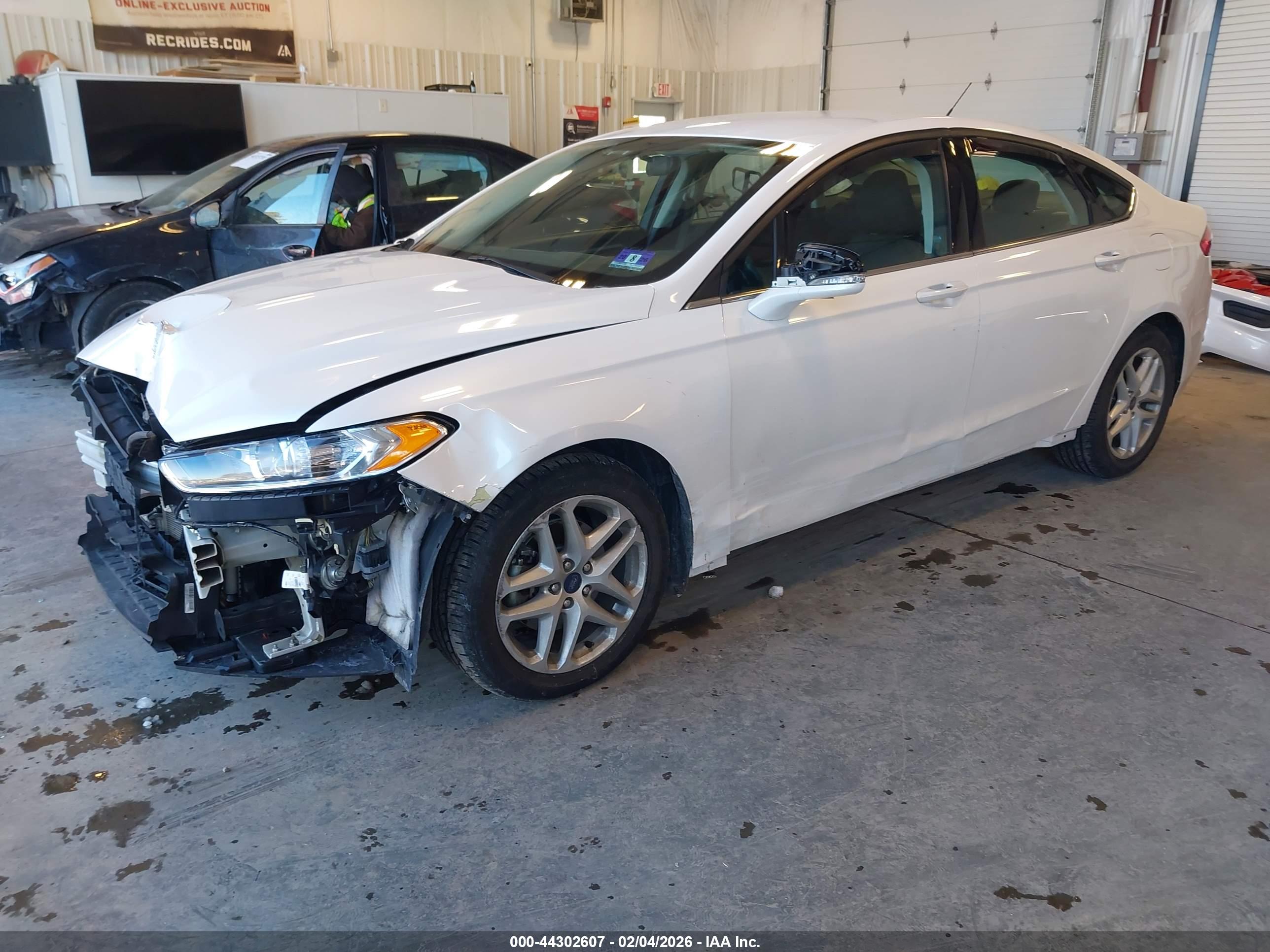 FORD FUSION image 2