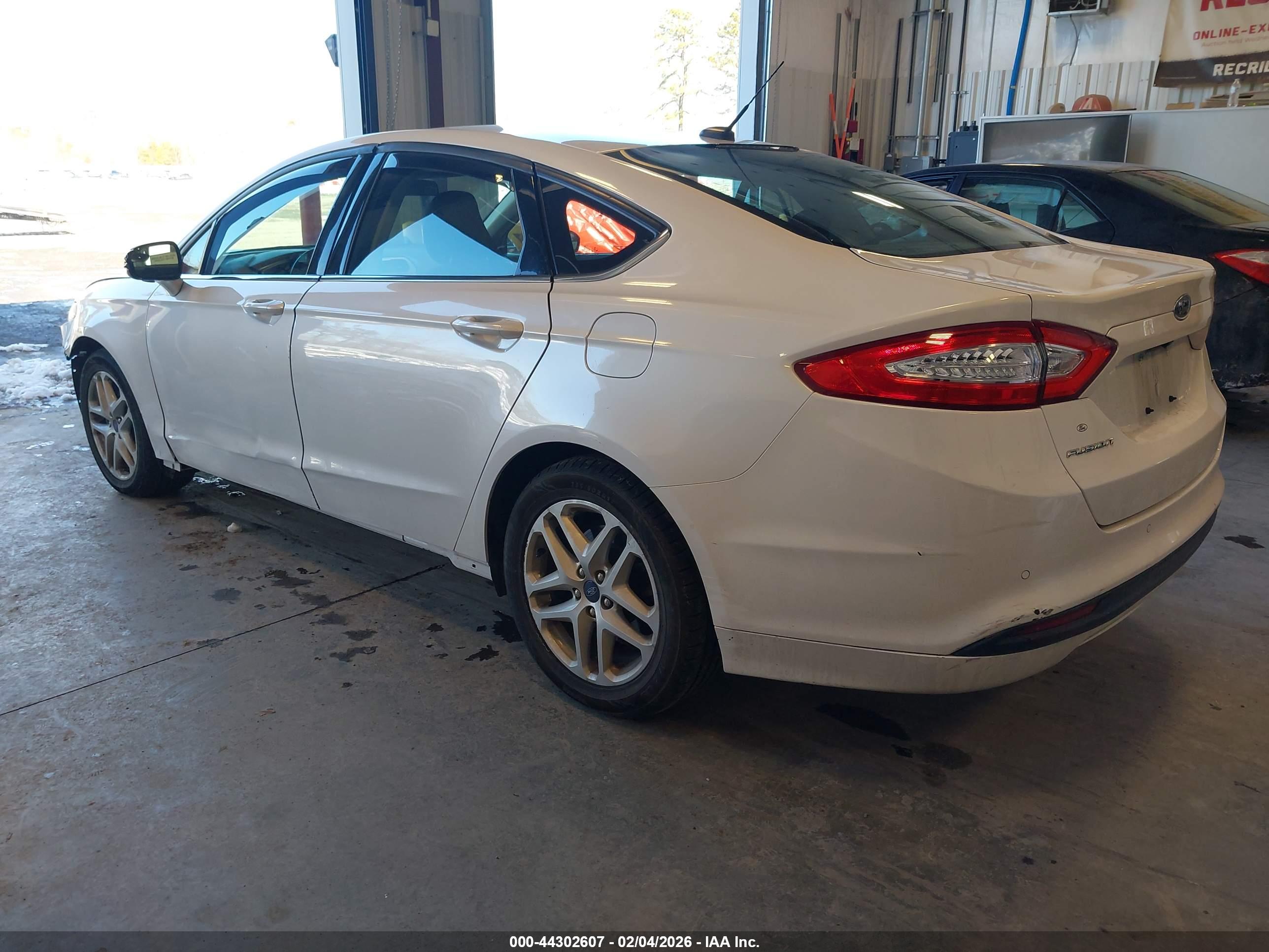 FORD FUSION image 3