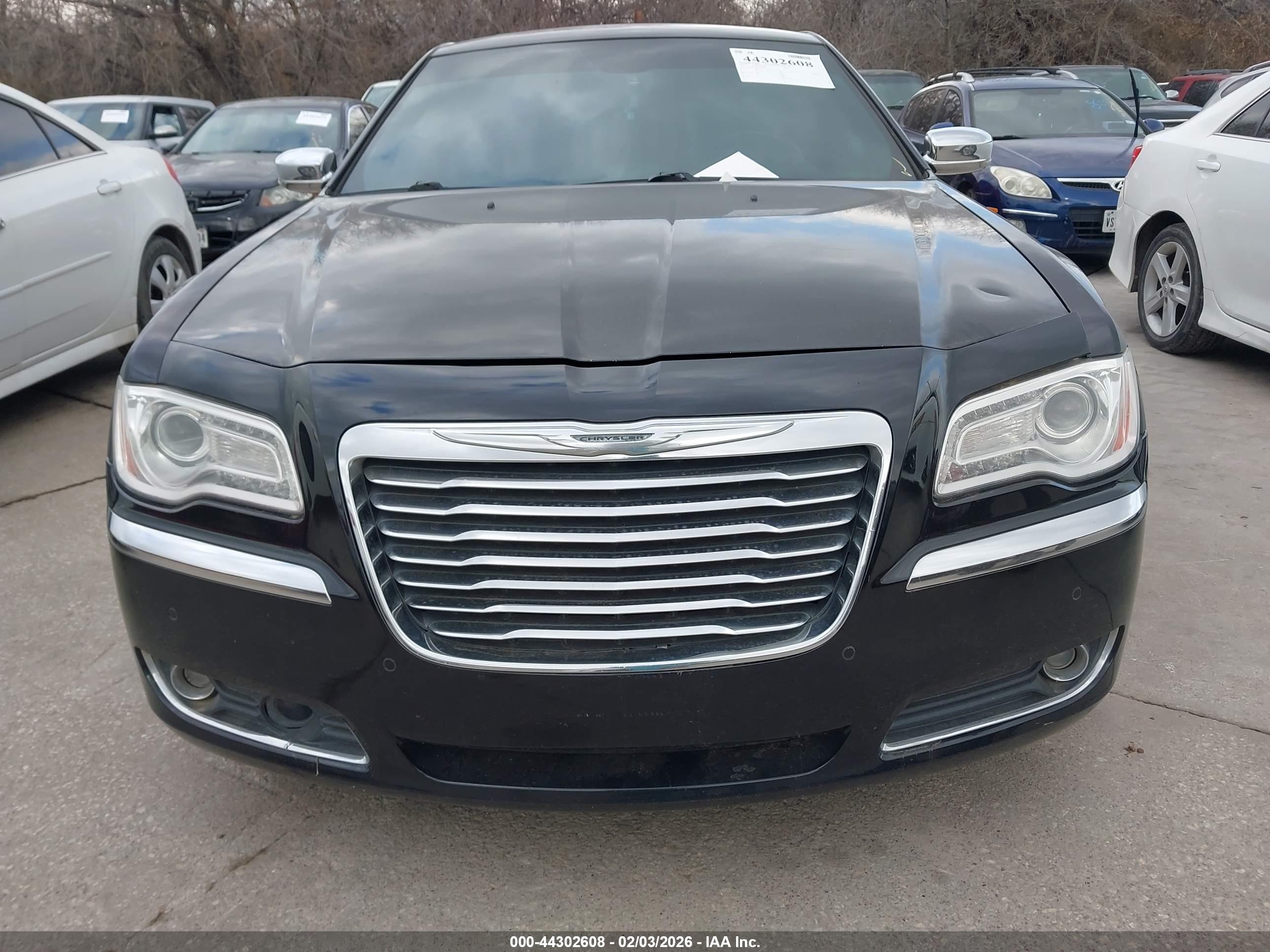CHRYSLER 300C image 6