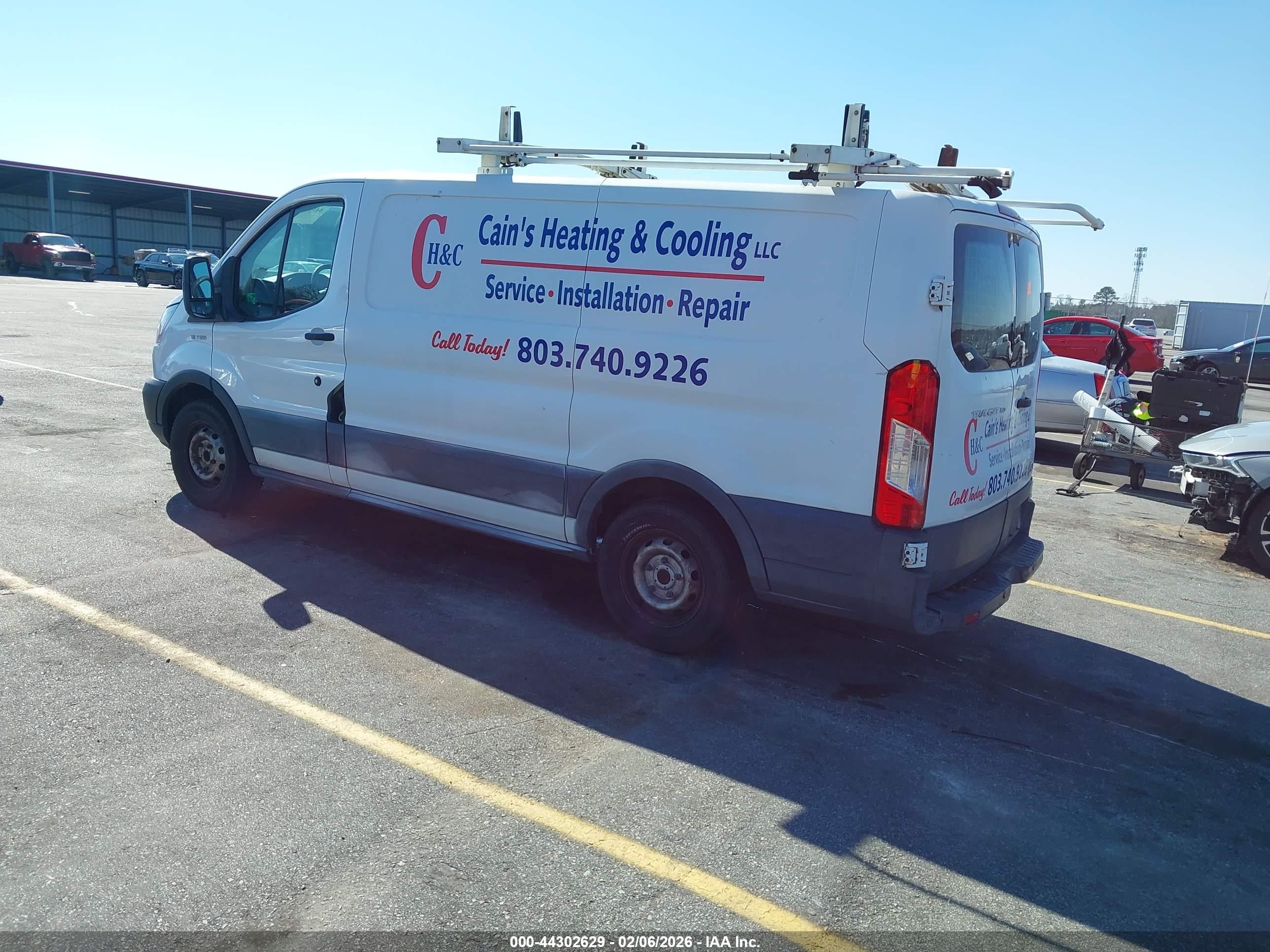 FORD TRANSIT-150 image 3