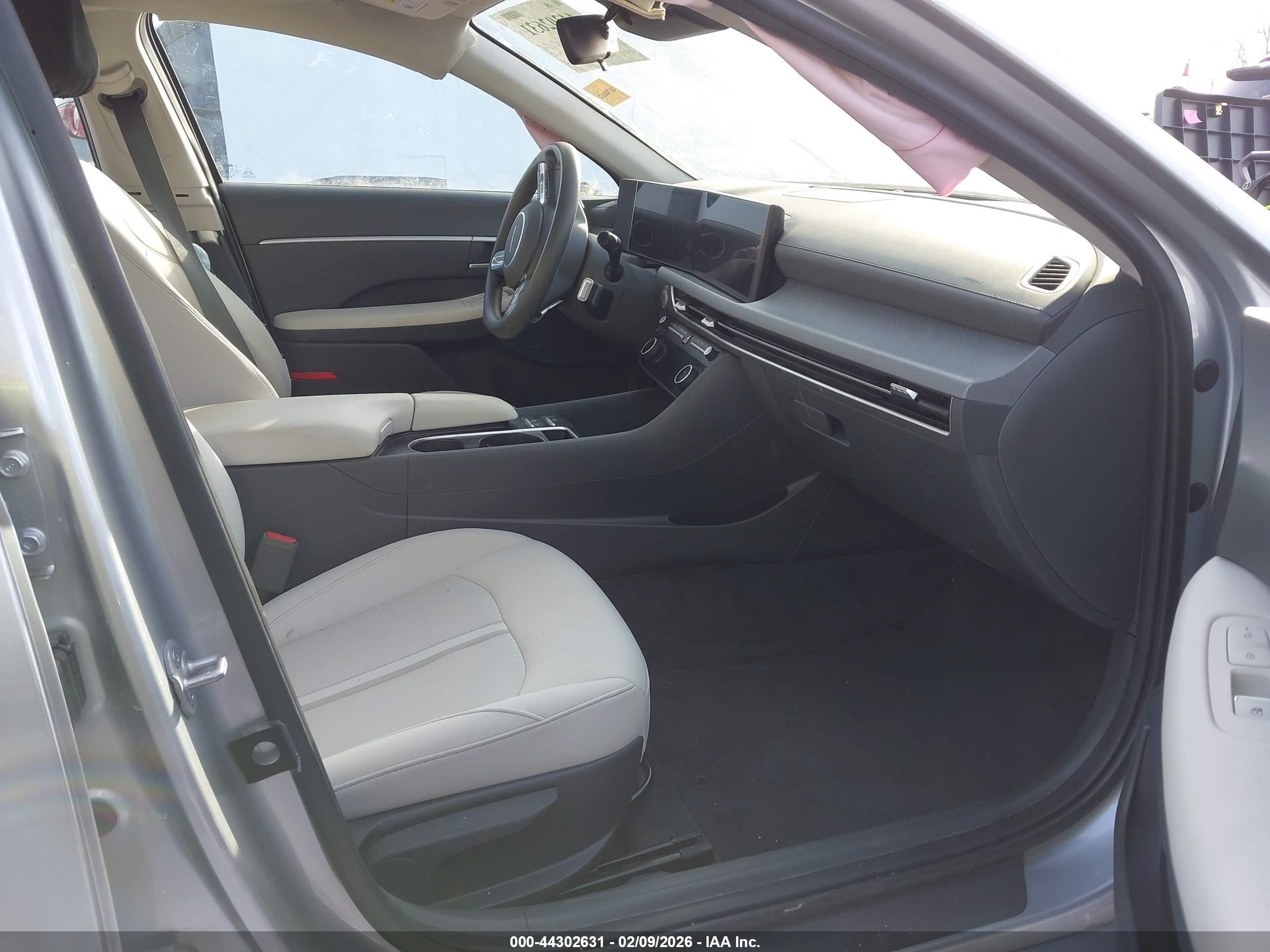 HYUNDAI SONATA image 5